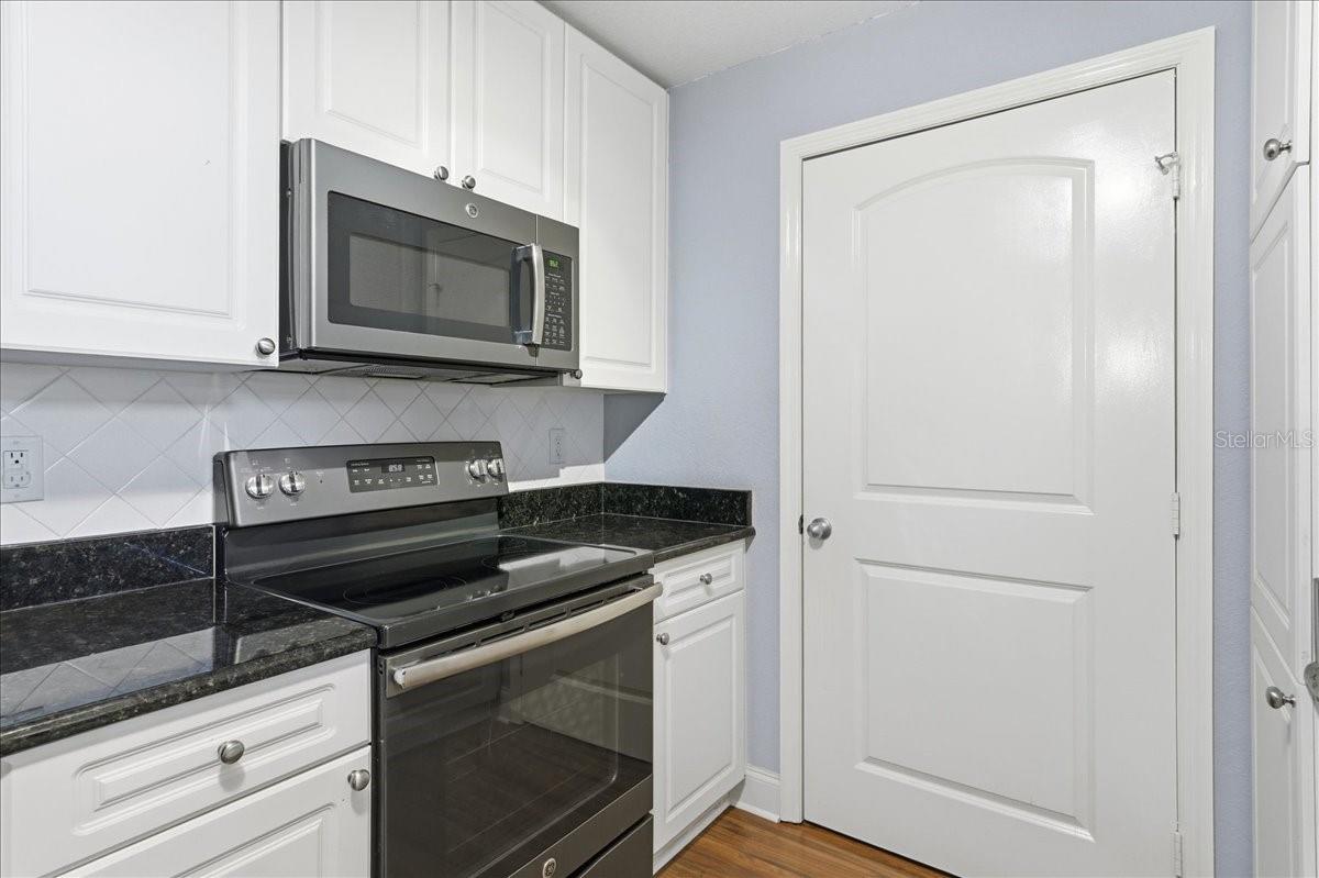 Image 22 of 67 For 4221 Spruce Street 1403