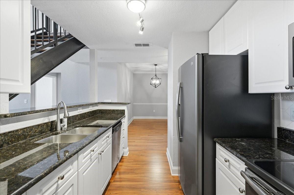 Image 24 of 67 For 4221 Spruce Street 1403