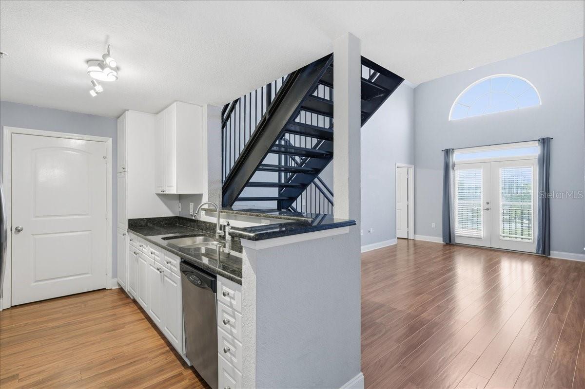 Image 26 of 67 For 4221 Spruce Street 1403