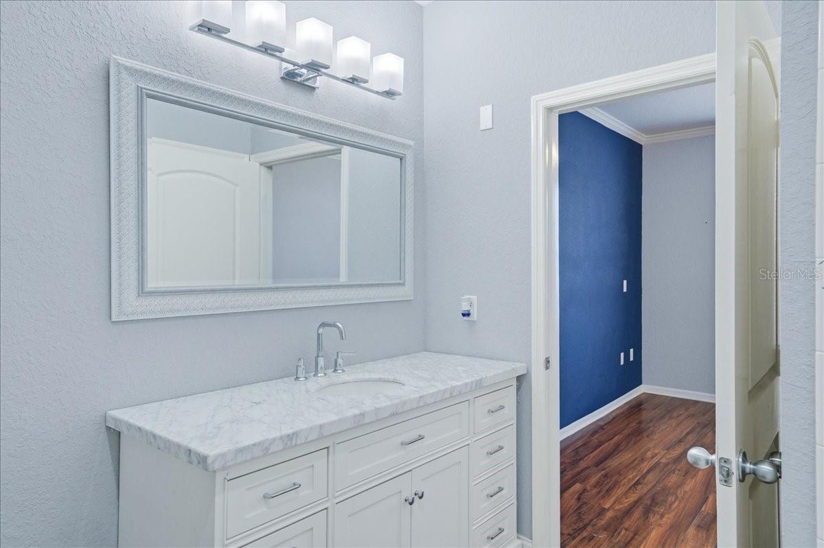 Image 42 of 67 For 4221 Spruce Street 1403