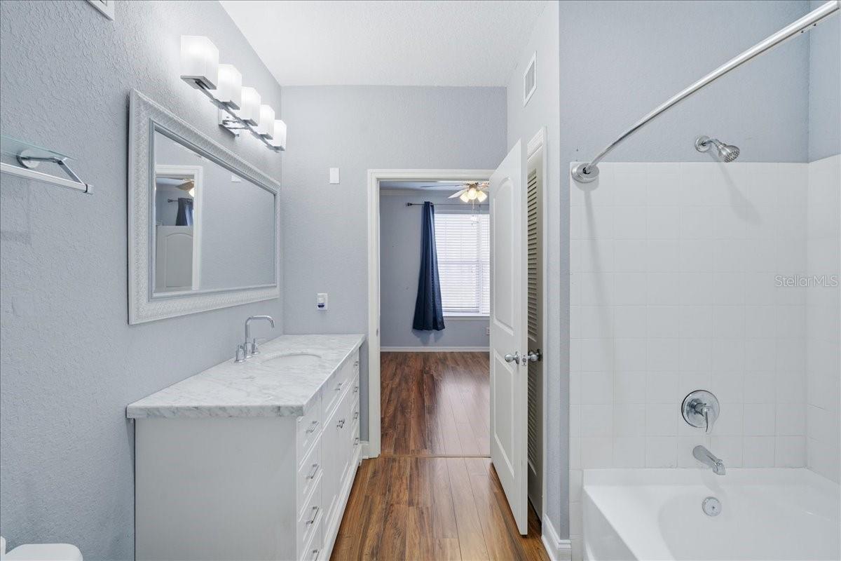 Image 45 of 67 For 4221 Spruce Street 1403