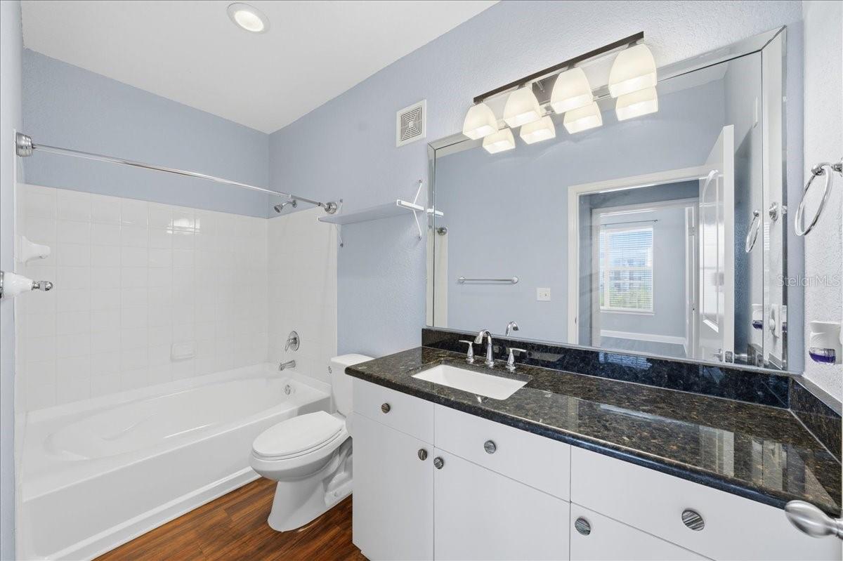 Image 50 of 67 For 4221 Spruce Street 1403