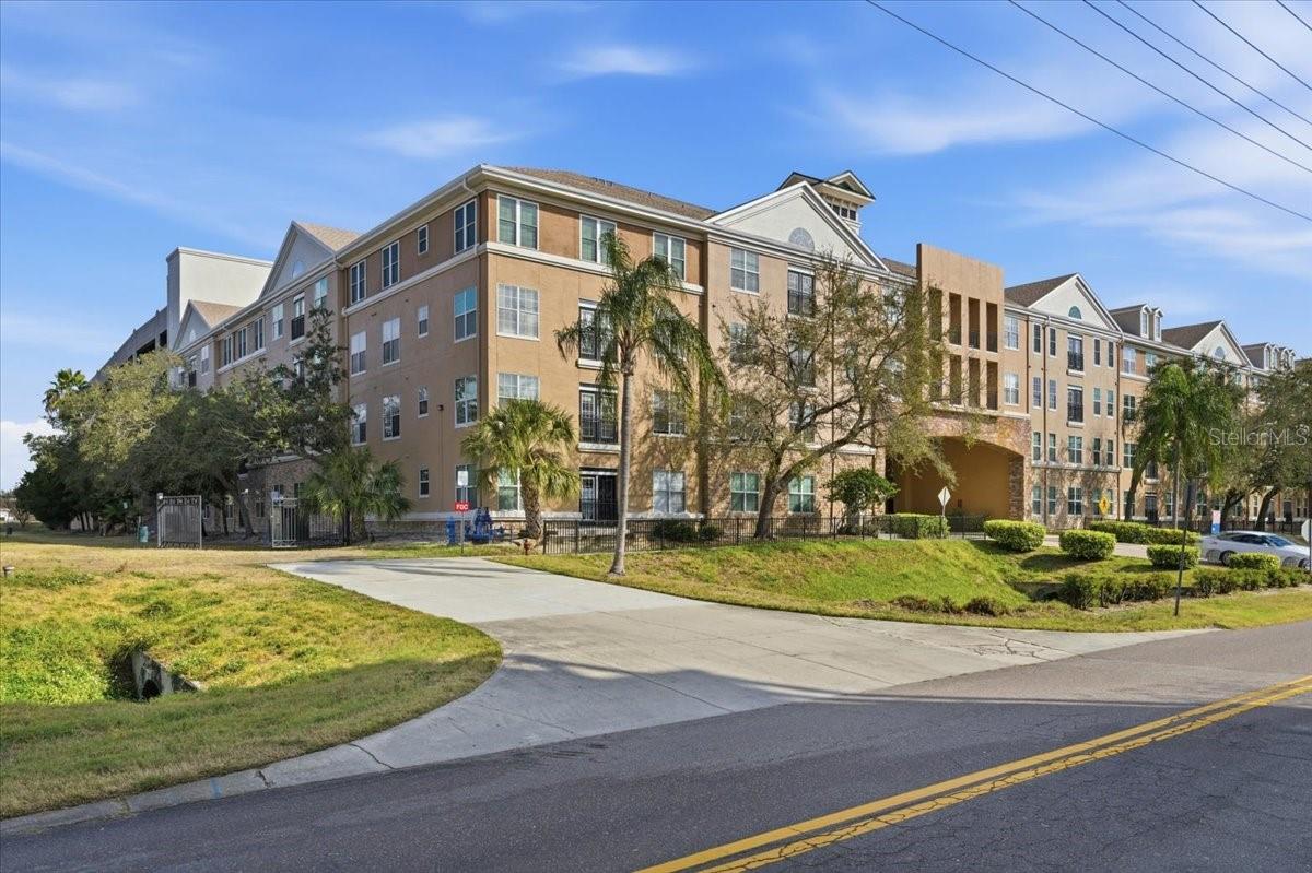 Image 64 of 67 For 4221 Spruce Street 1403