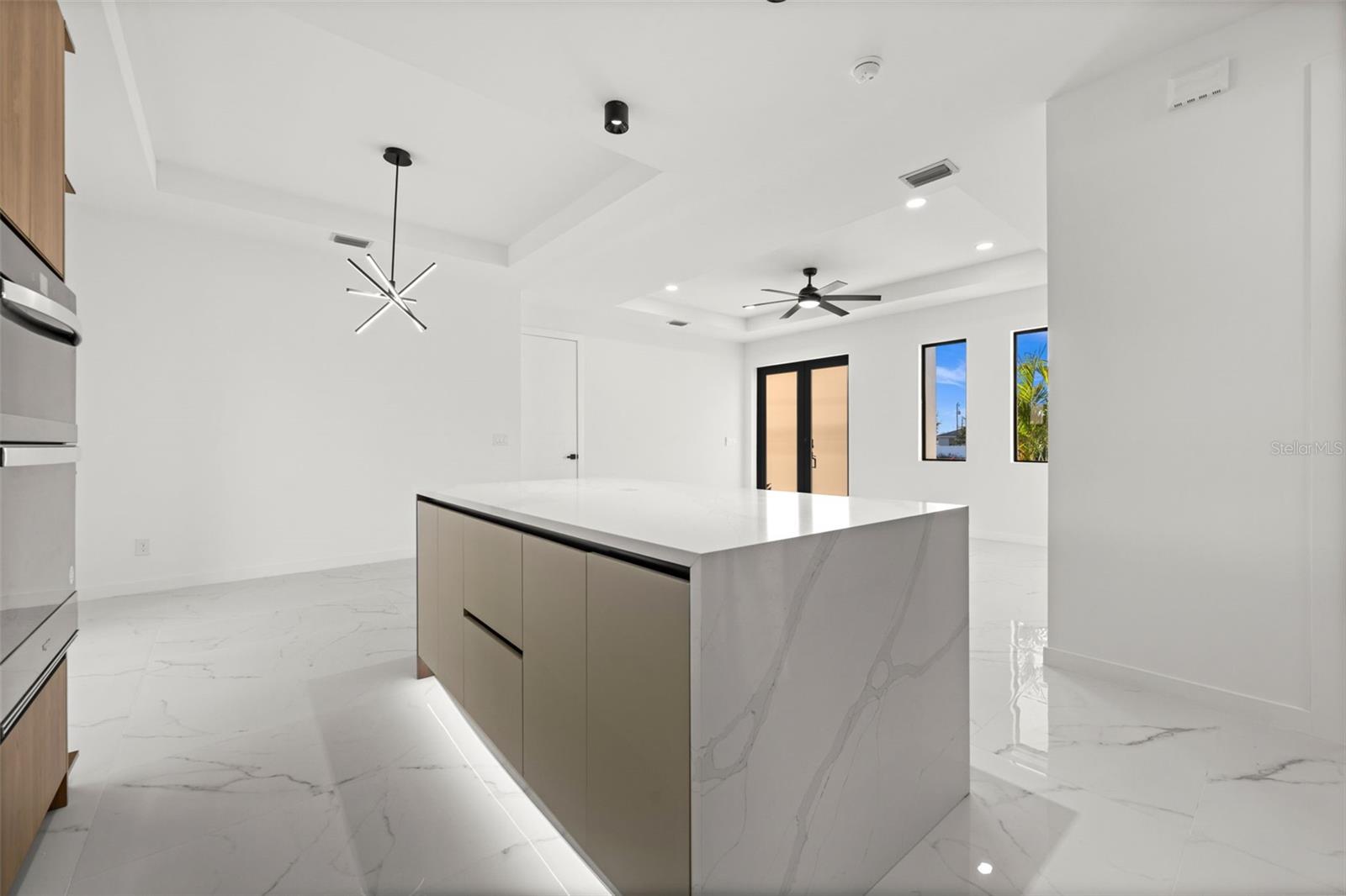 Image 10 of 49 For 1621 23rd Terrace