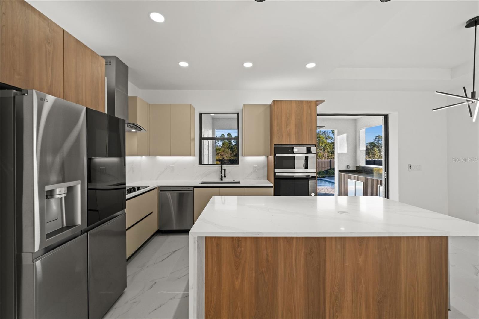 Image 11 of 49 For 1621 23rd Terrace