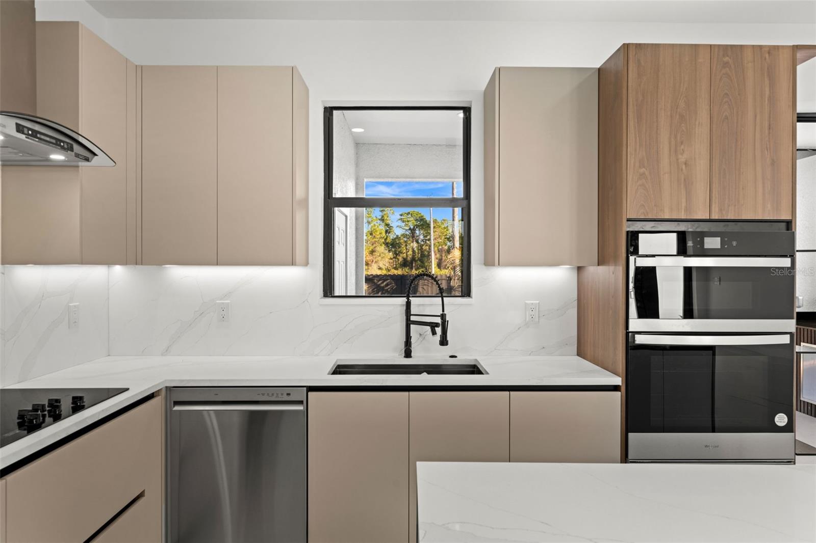 Image 14 of 49 For 1621 23rd Terrace