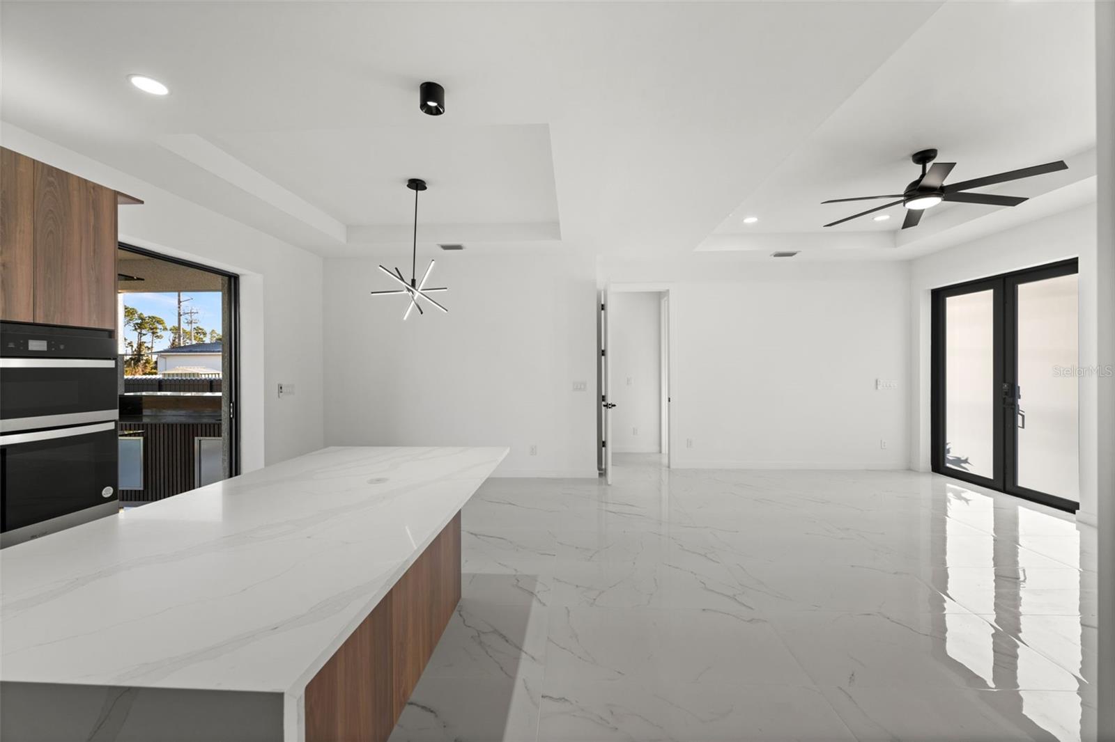 Image 16 of 49 For 1621 23rd Terrace