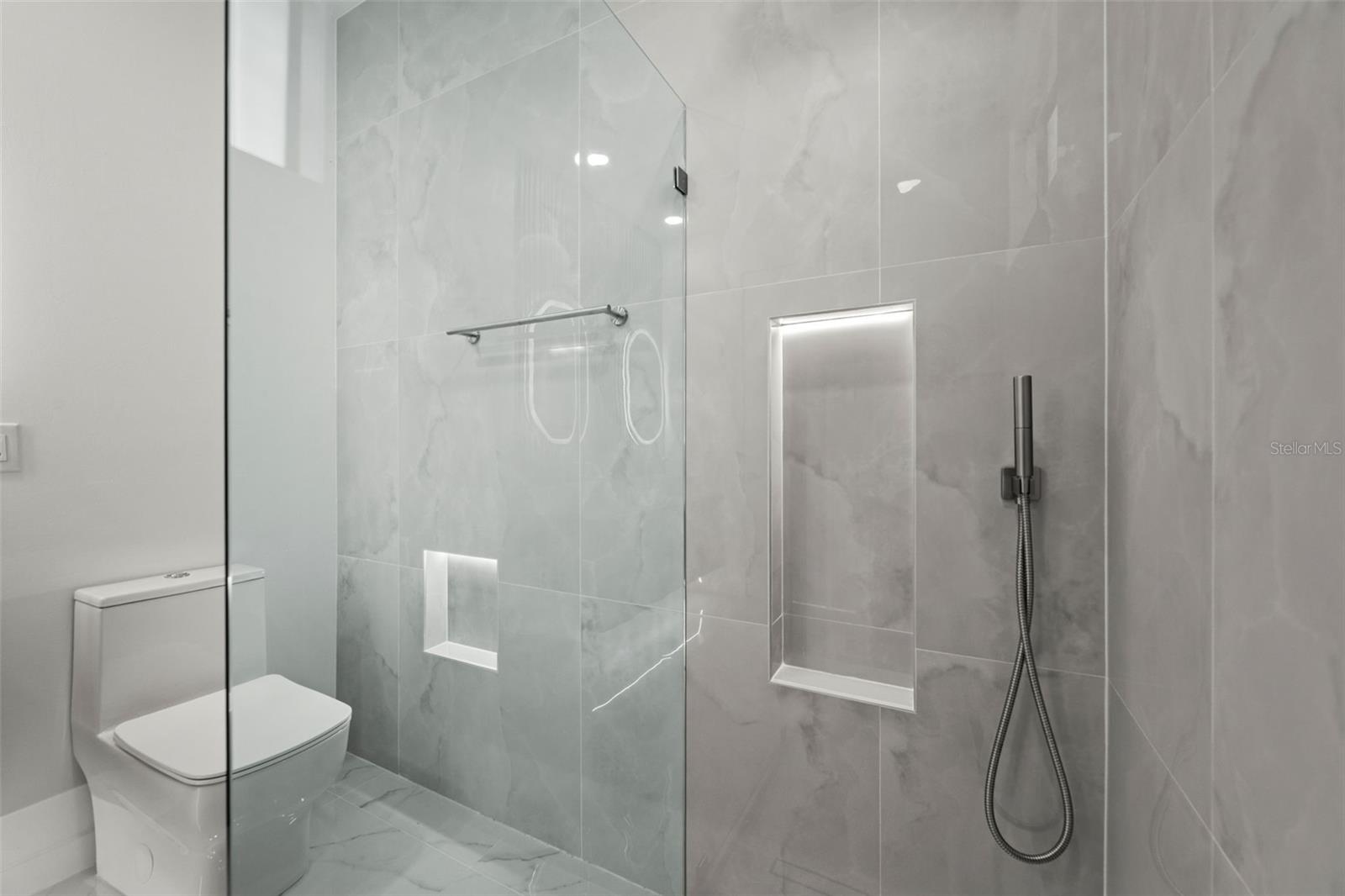 Image 22 of 49 For 1621 23rd Terrace