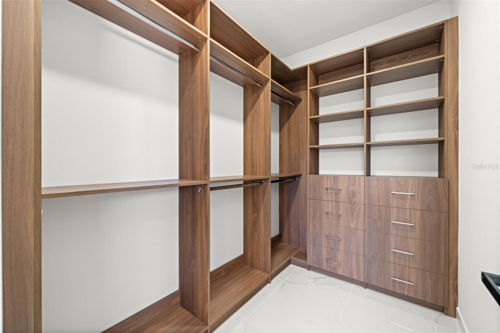 Image 23 of 49 For 1621 23rd Terrace