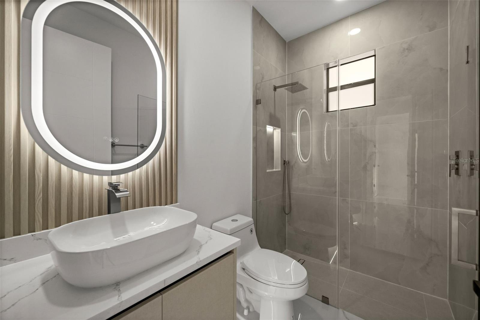 Image 30 of 49 For 1621 23rd Terrace