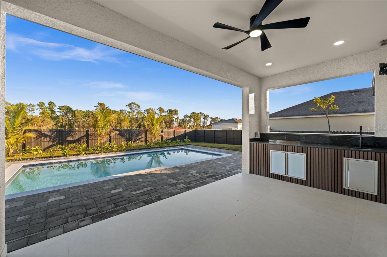 Image 32 of 49 For 1621 23rd Terrace