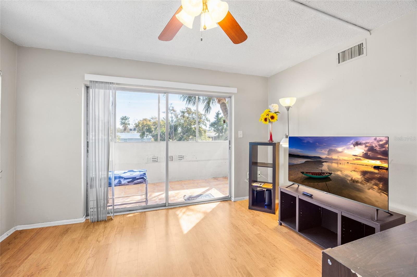 Image 16 of 32 For 100 Waverly Way 201