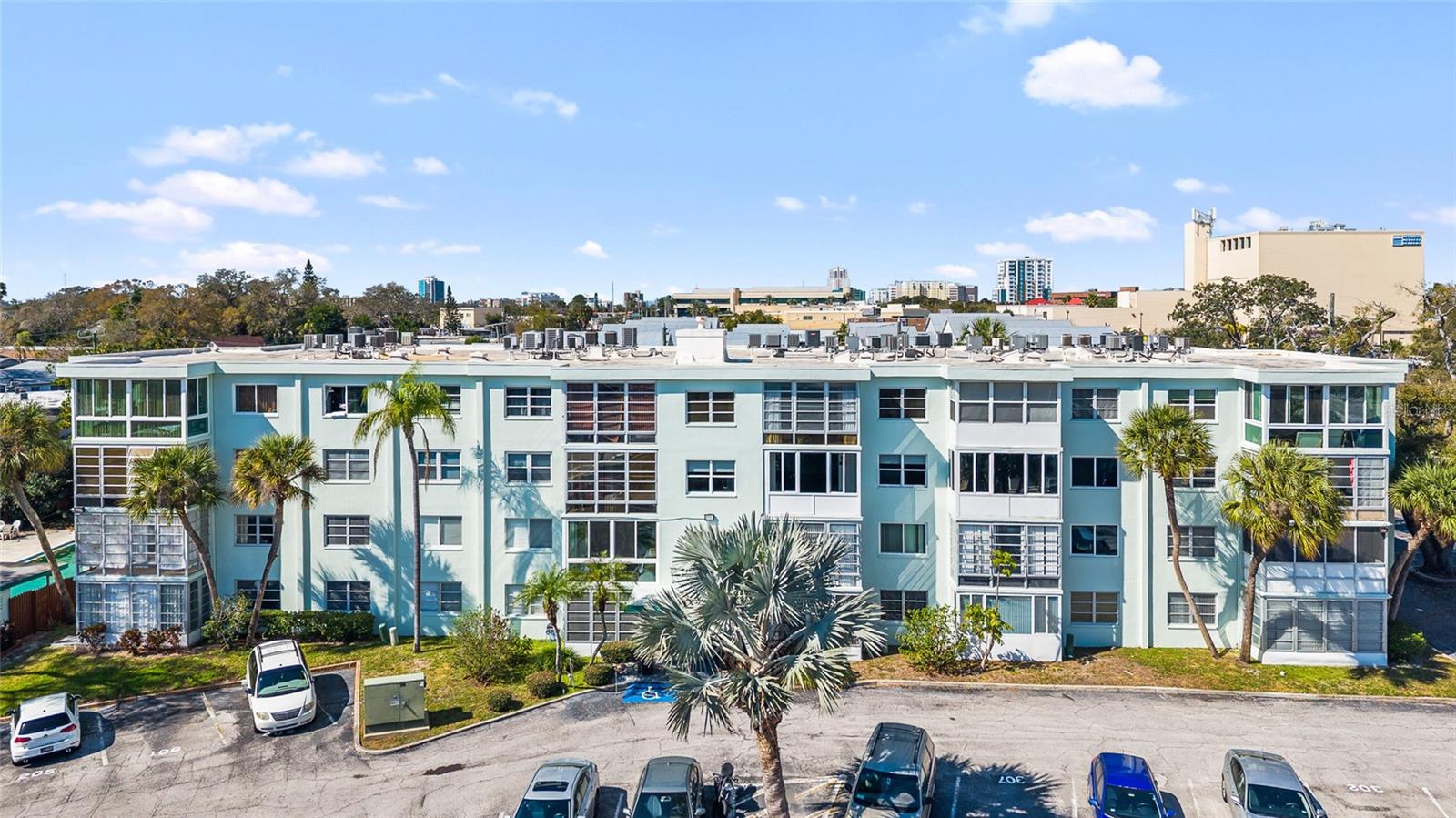 Image 23 of 32 For 100 Waverly Way 201