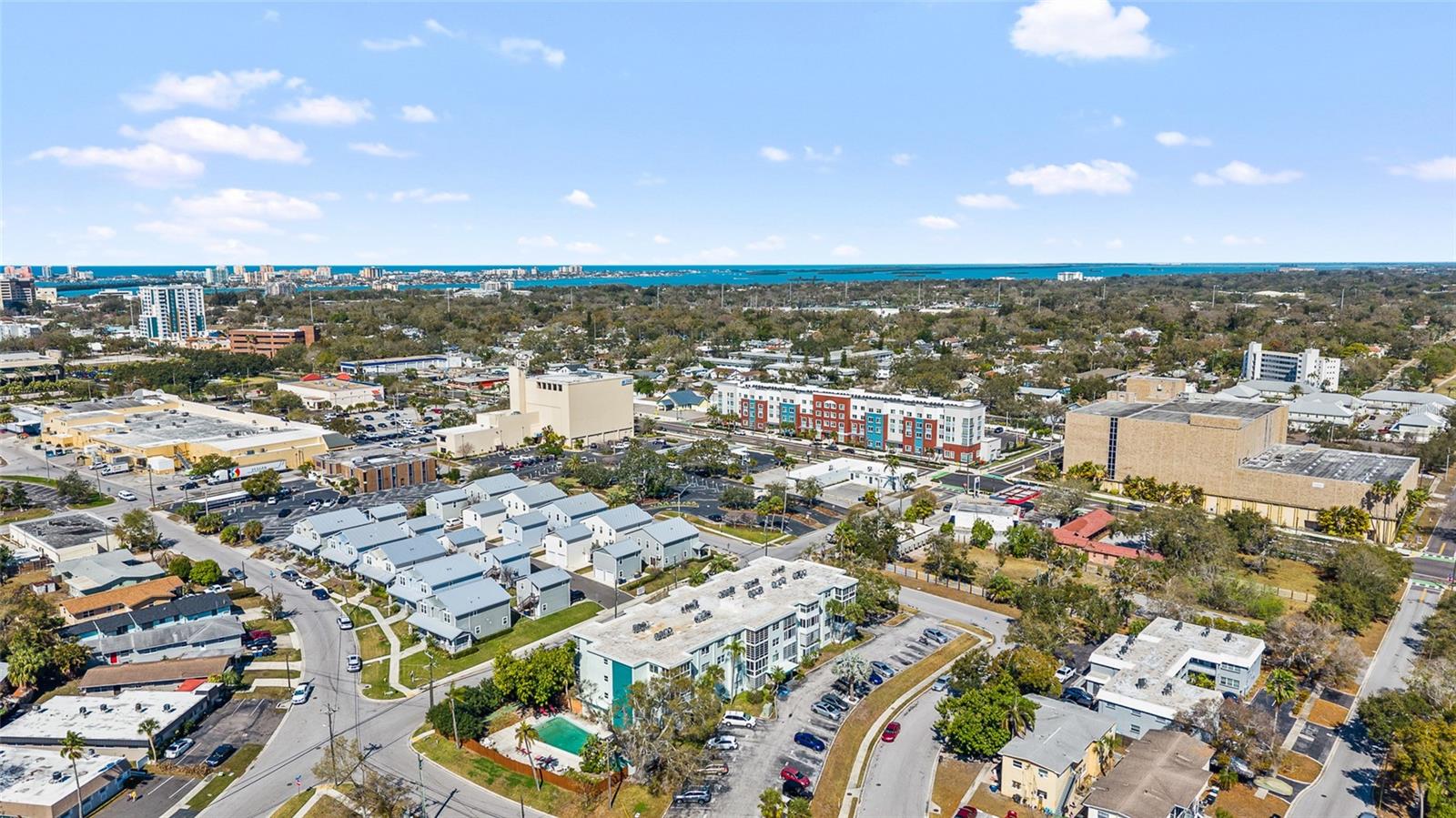 Image 28 of 32 For 100 Waverly Way 201