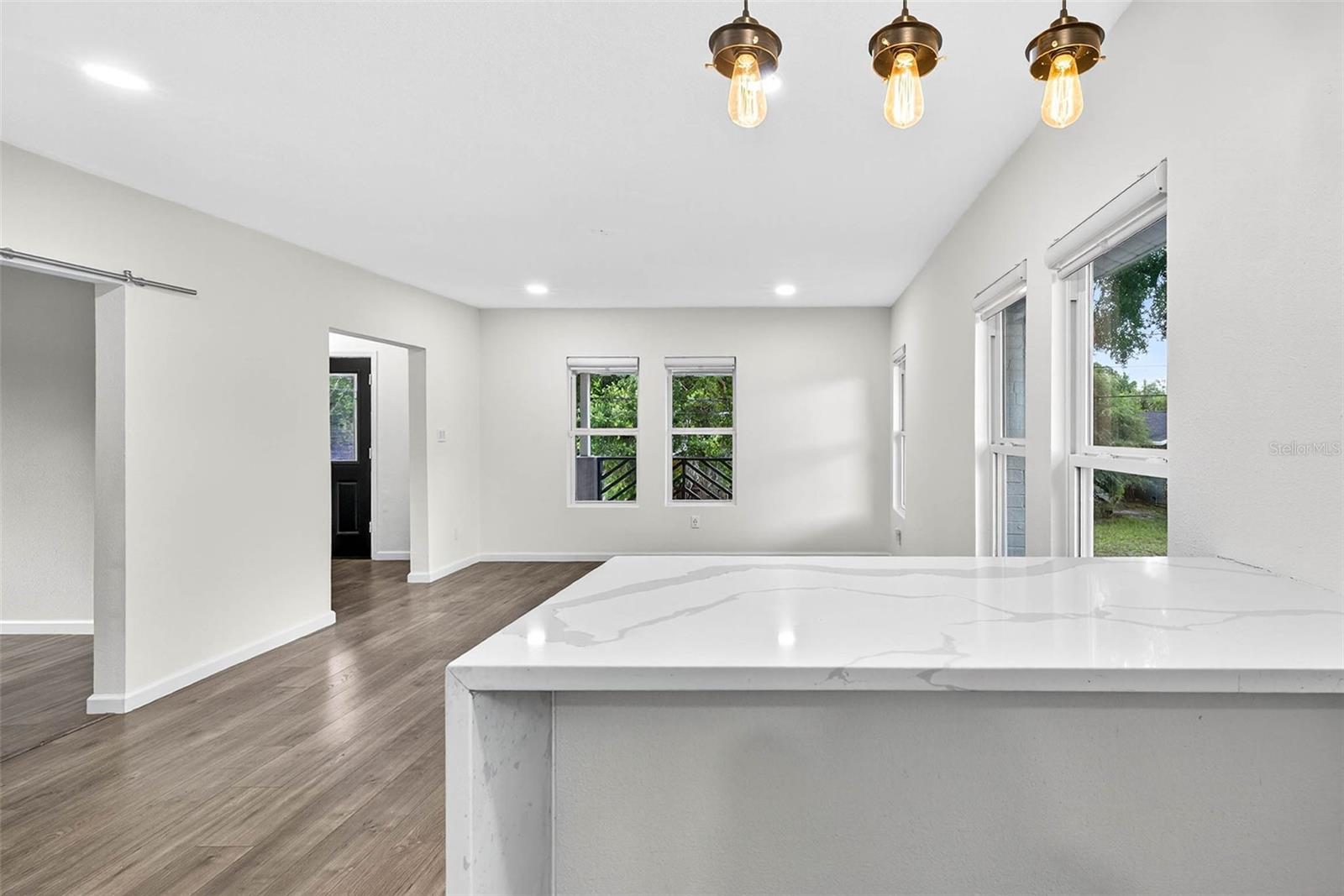 Image 12 of 20 For 809 Baker Street A