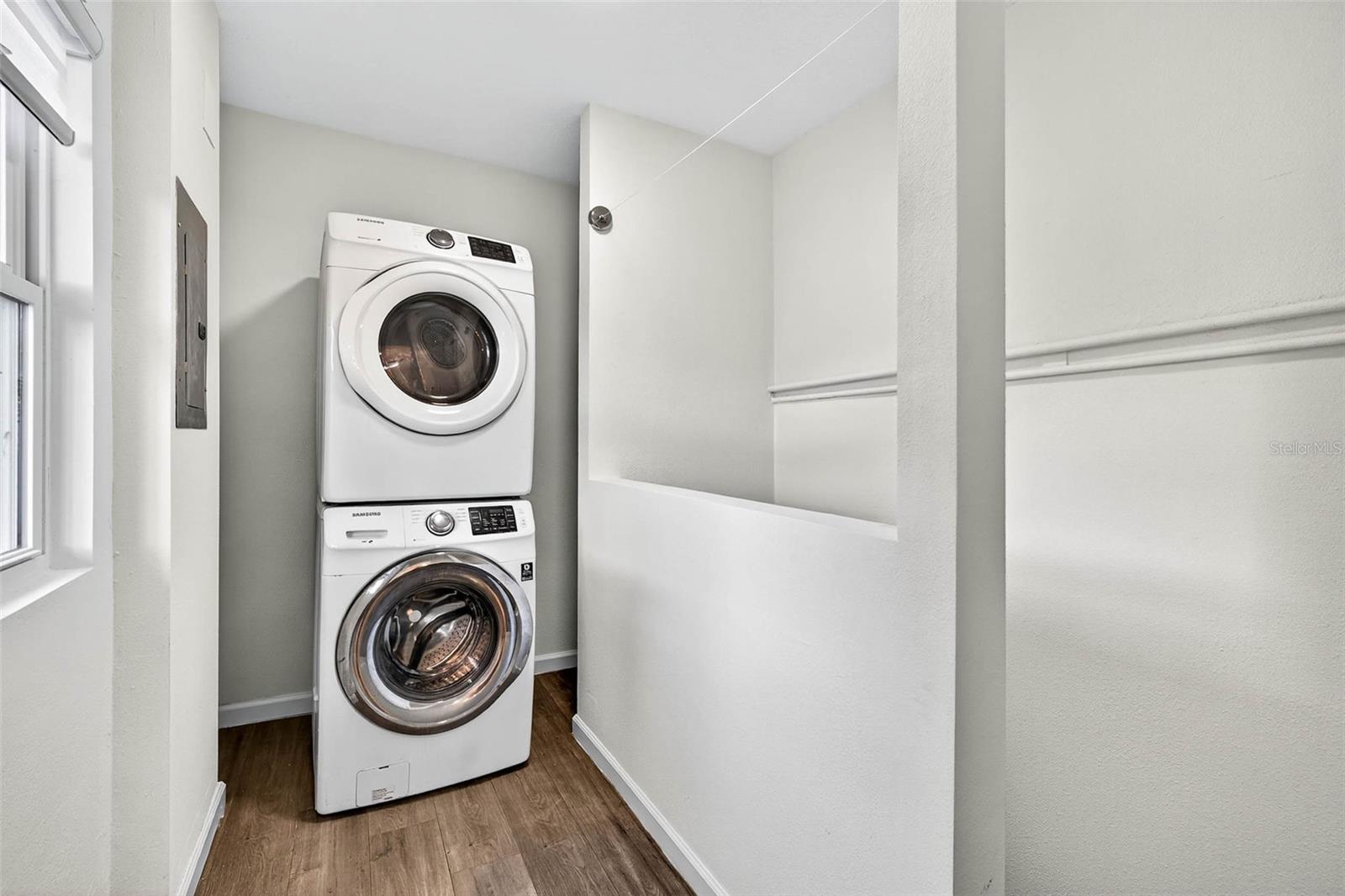 Image 13 of 20 For 809 Baker Street A