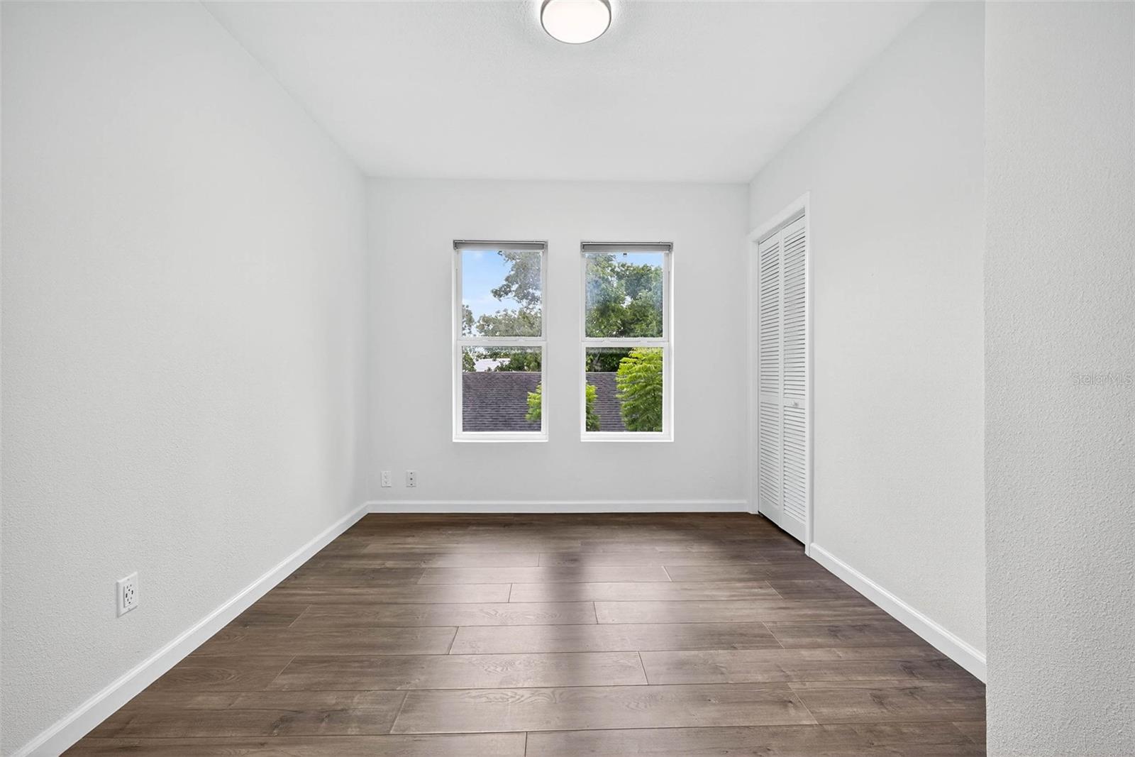 Image 18 of 20 For 809 Baker Street A