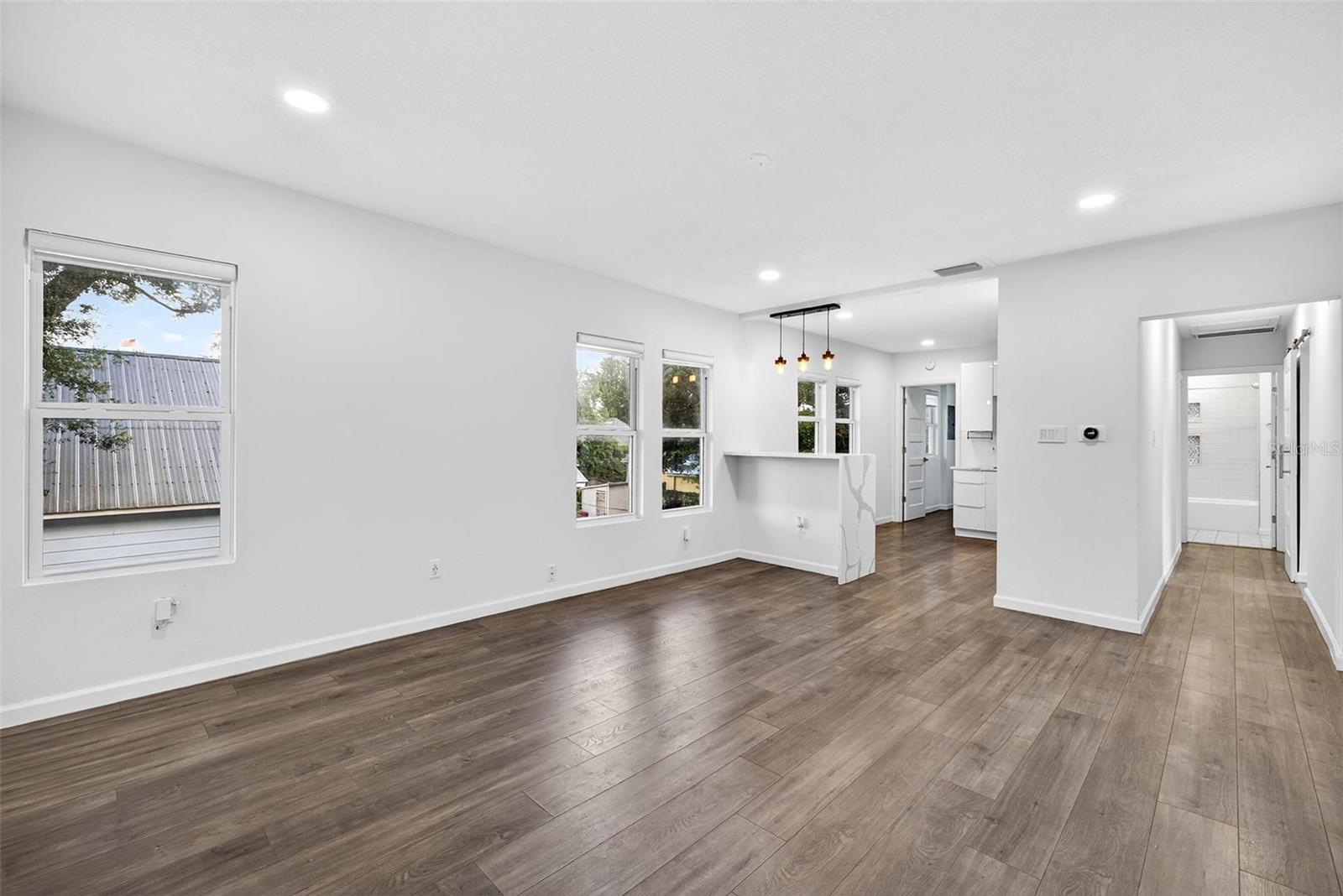 Image 6 of 20 For 809 Baker Street A