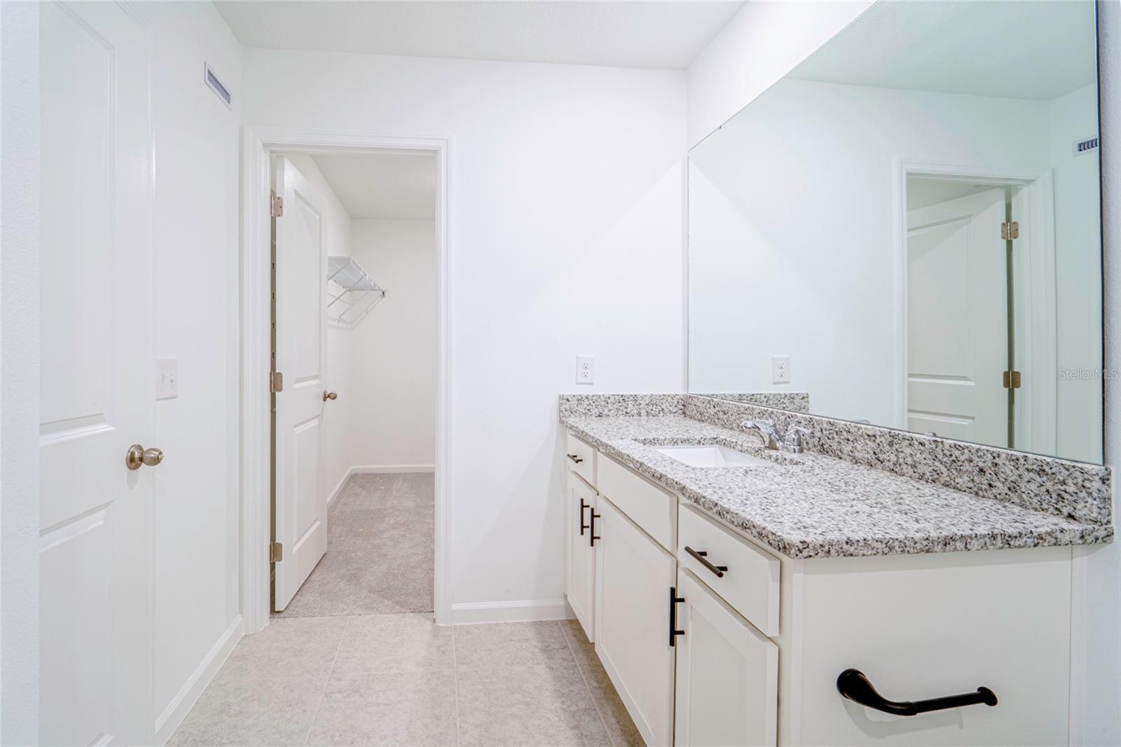 Listing photo id 10 for 1918 Bluewater Lane