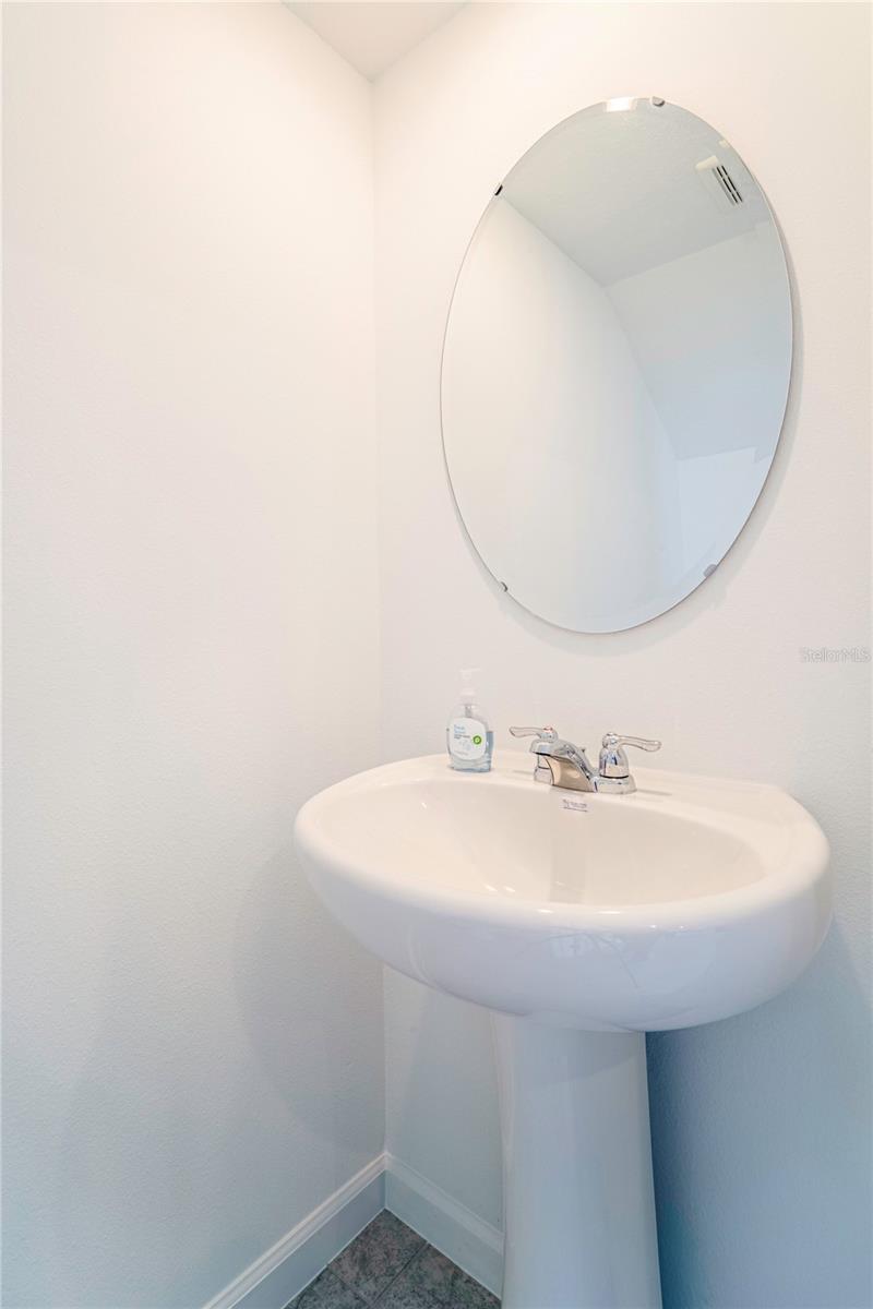 Listing photo id 15 for 1918 Bluewater Lane