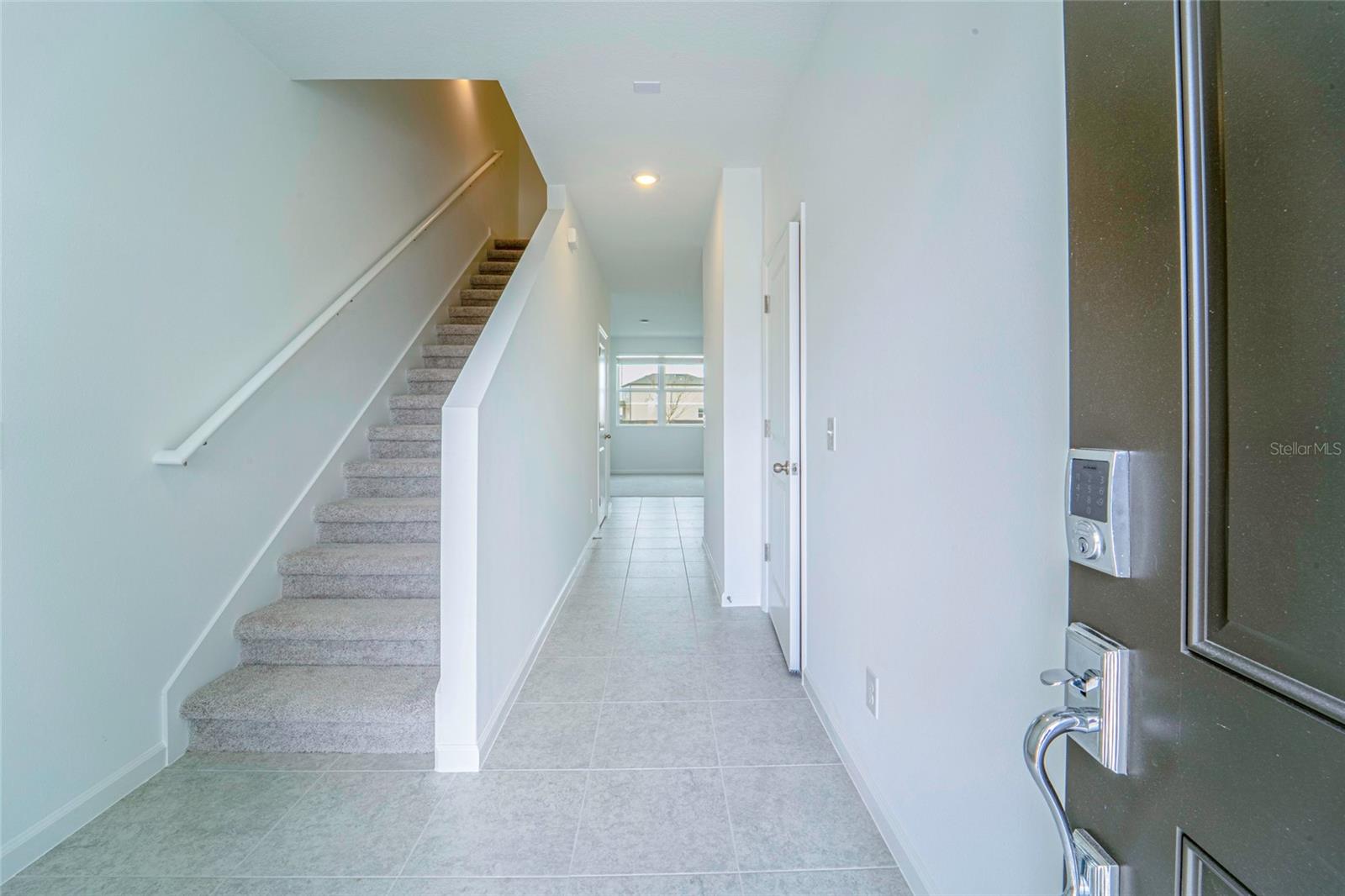 Listing photo id 2 for 1918 Bluewater Lane