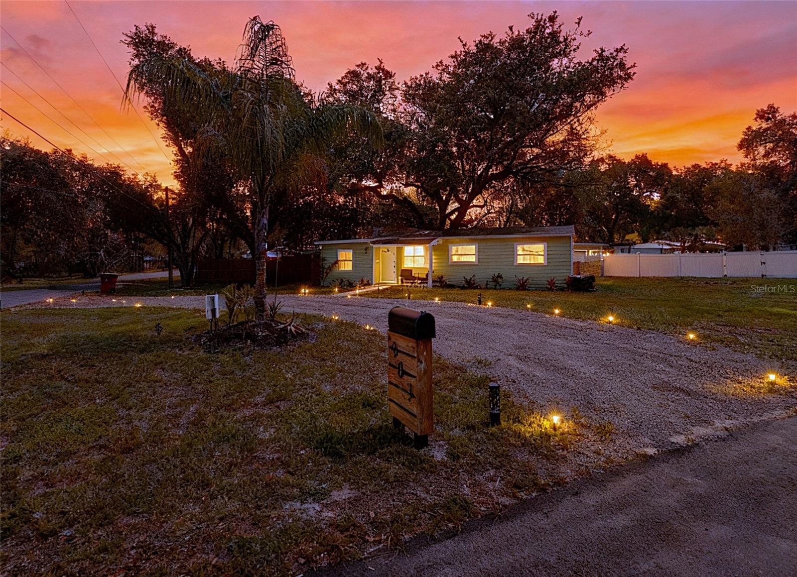 Image 2 of 16 For 903 King Street