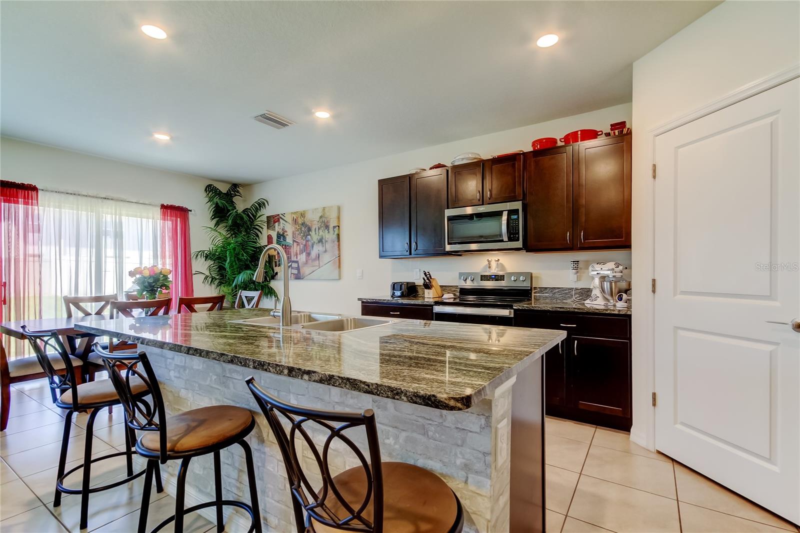 Image 14 of 66 For 2933 Maiden Grass Isle