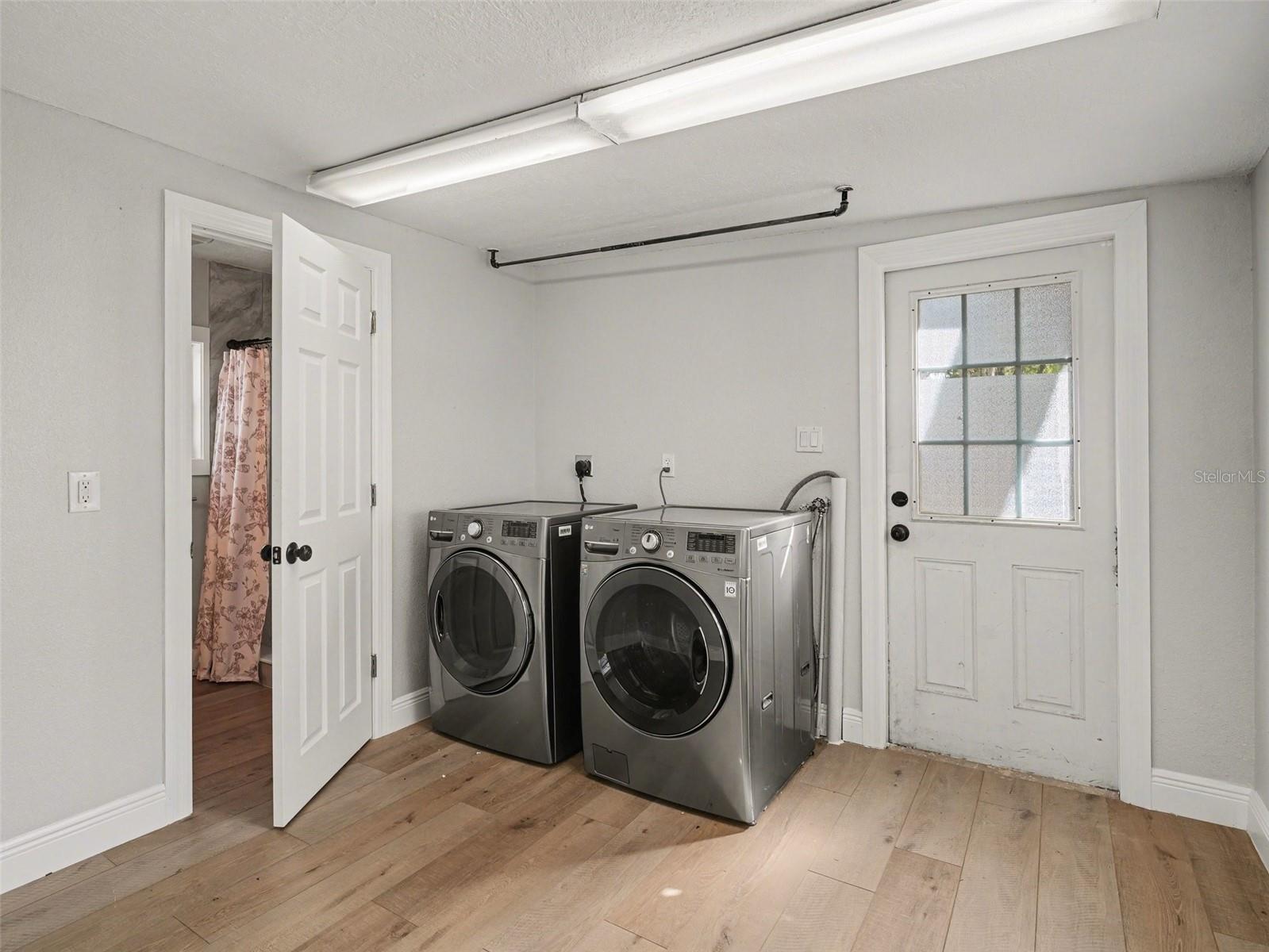 Image 33 of 47 For 6305 Jim Davis Road