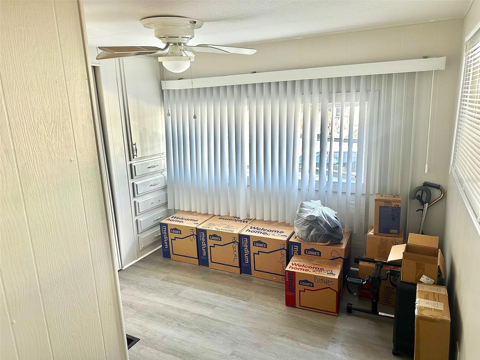 Listing photo id 4 for 9790 66th Street N 19