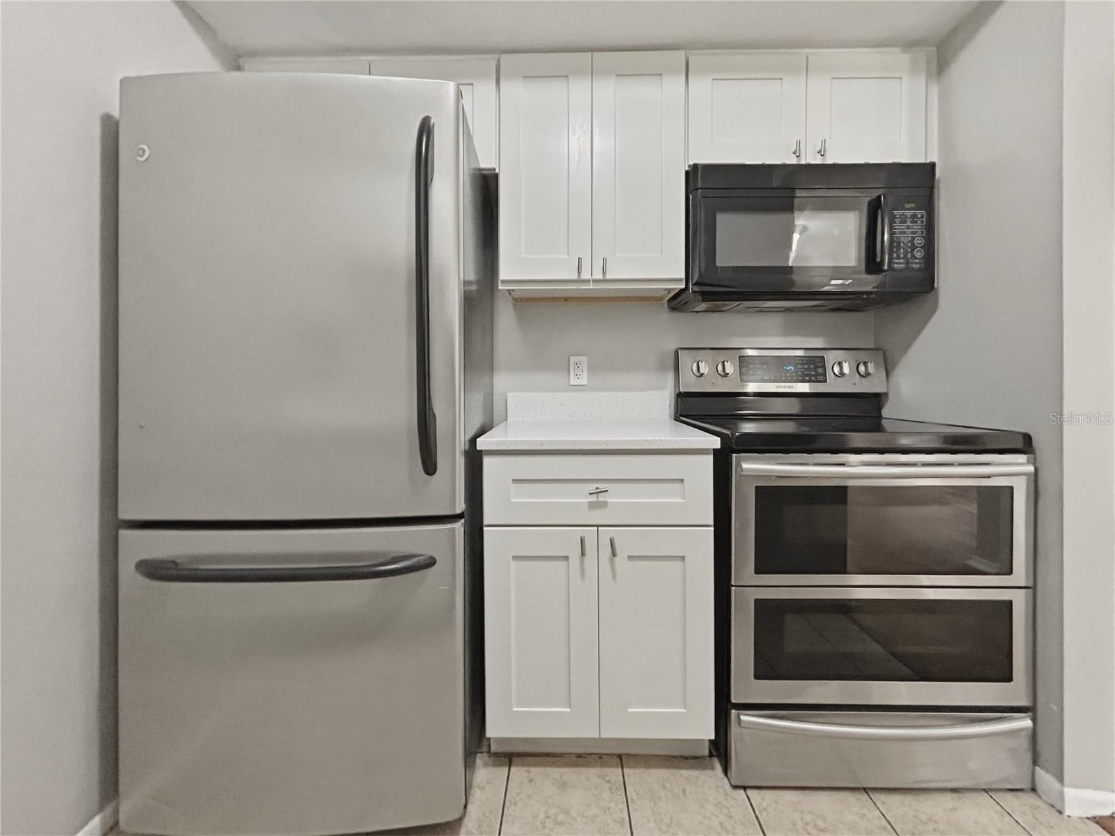 Image 11 of 19 For 14324 Hanging Moss Circle  101