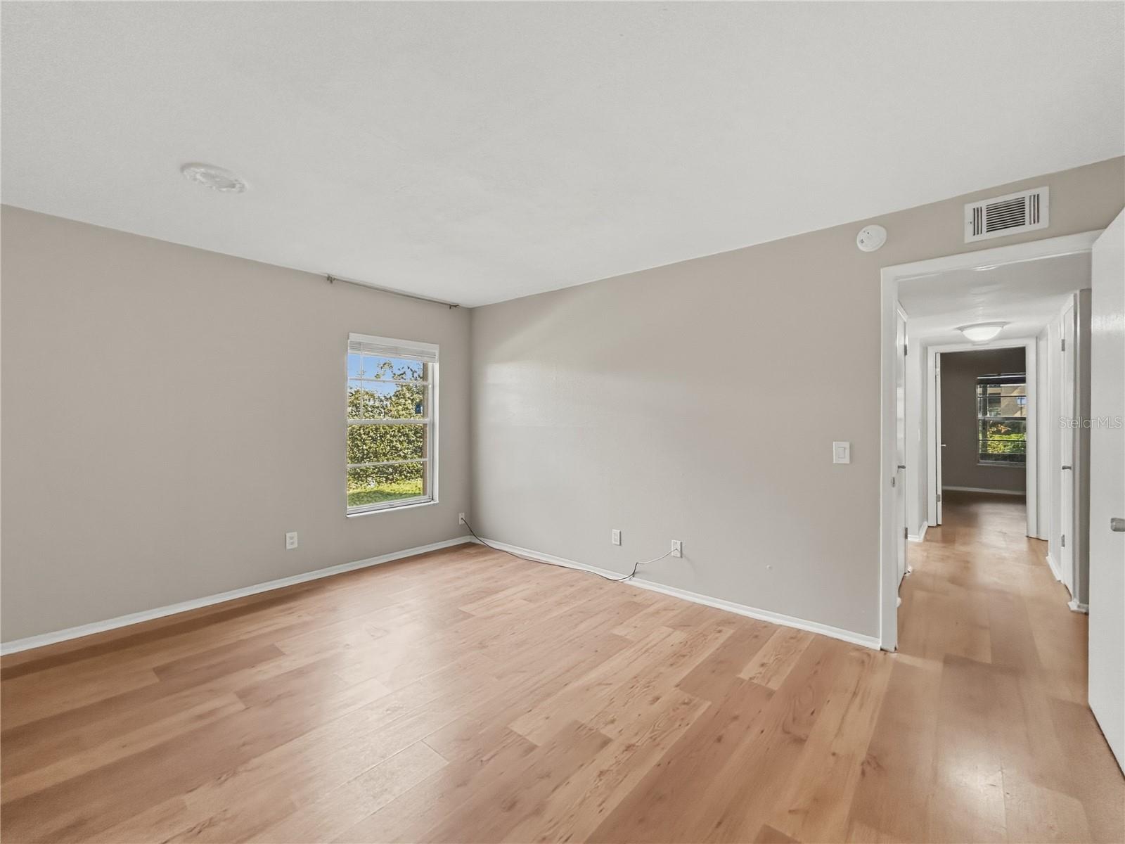 Image 14 of 19 For 14324 Hanging Moss Circle  101