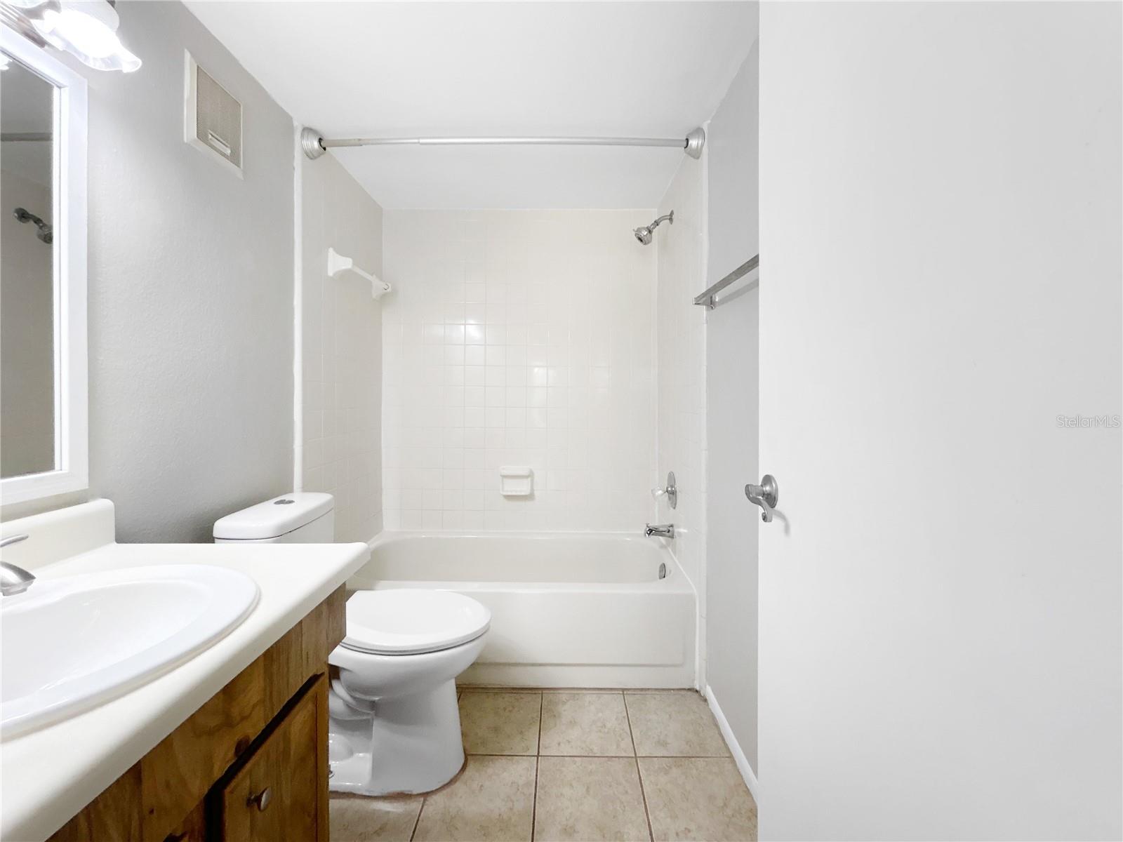 Image 15 of 19 For 14324 Hanging Moss Circle  101