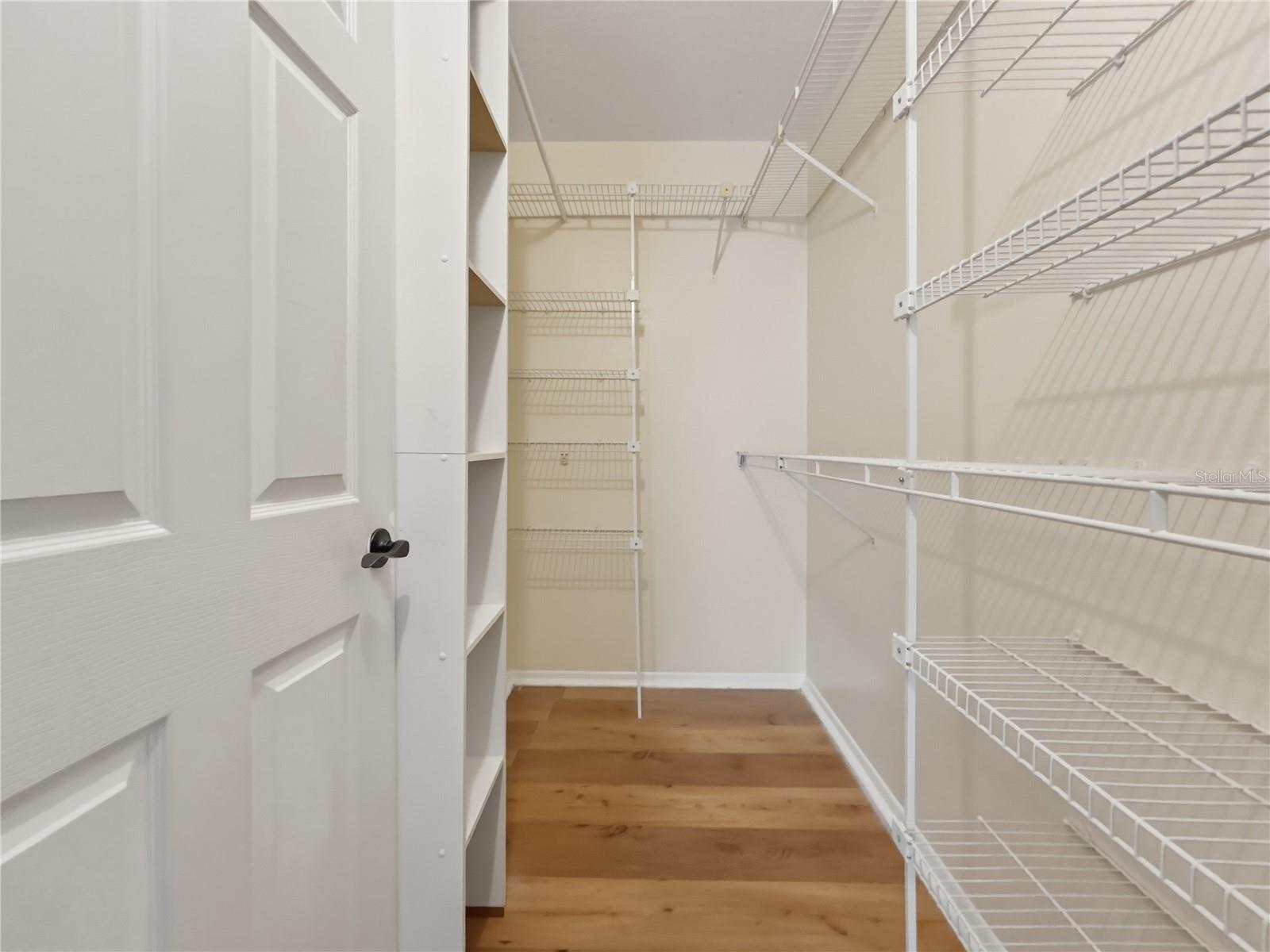 Image 16 of 19 For 14324 Hanging Moss Circle  101