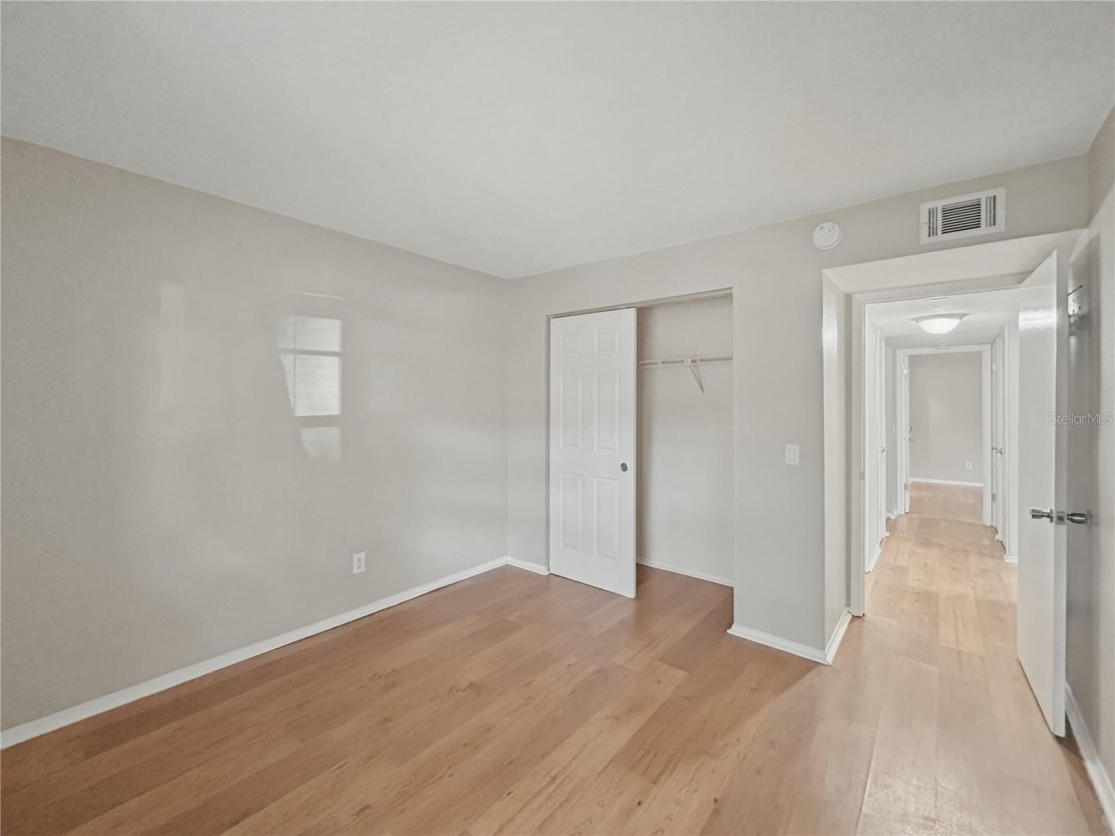 Image 17 of 19 For 14324 Hanging Moss Circle  101