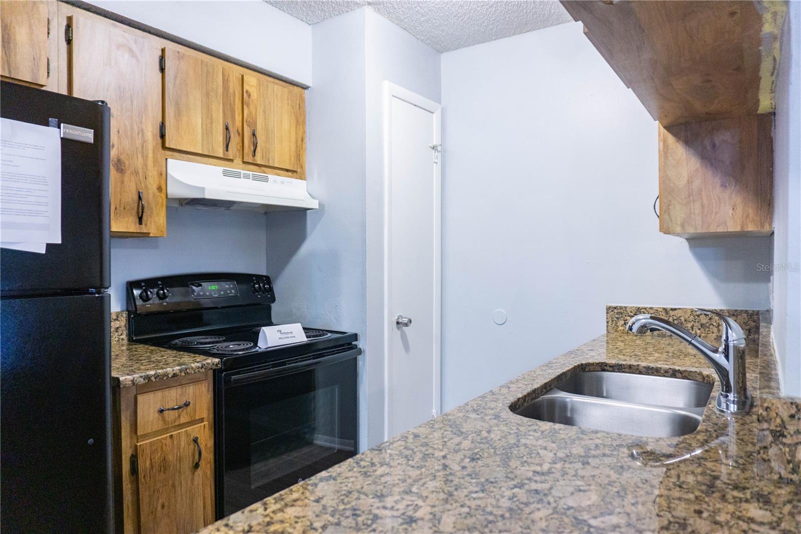 Image 11 of 54 For 616 Golden Raintree Place 616