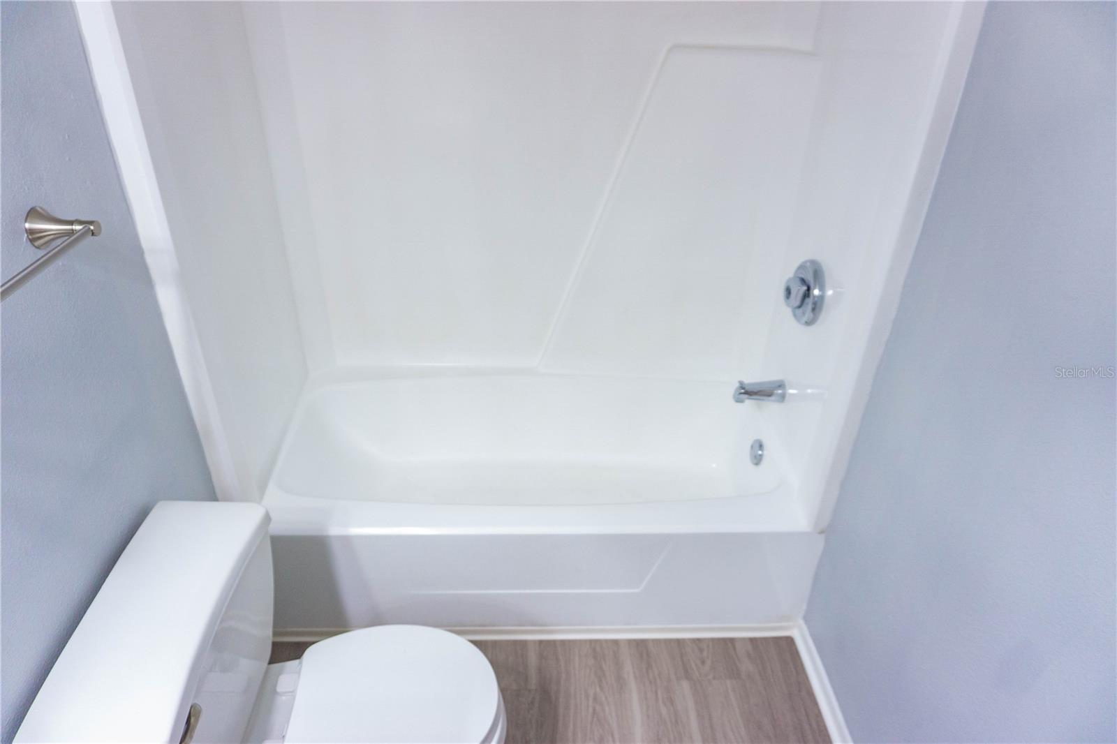 Image 20 of 54 For 616 Golden Raintree Place 616