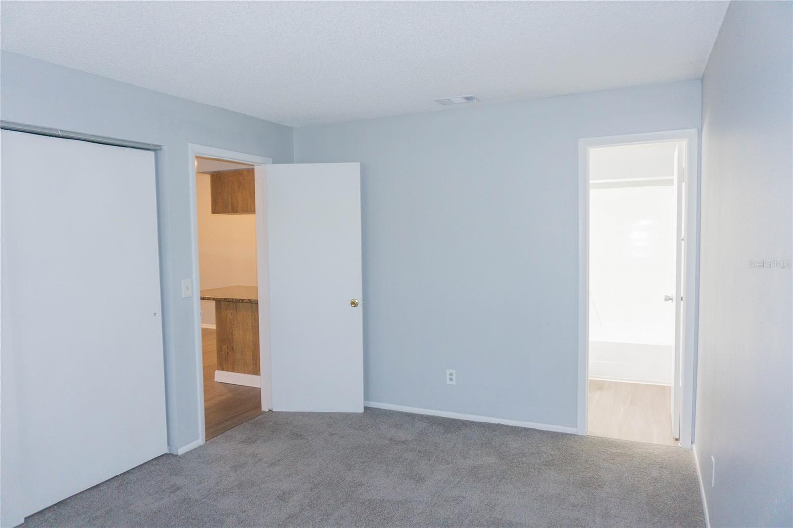 Image 25 of 54 For 616 Golden Raintree Place 616