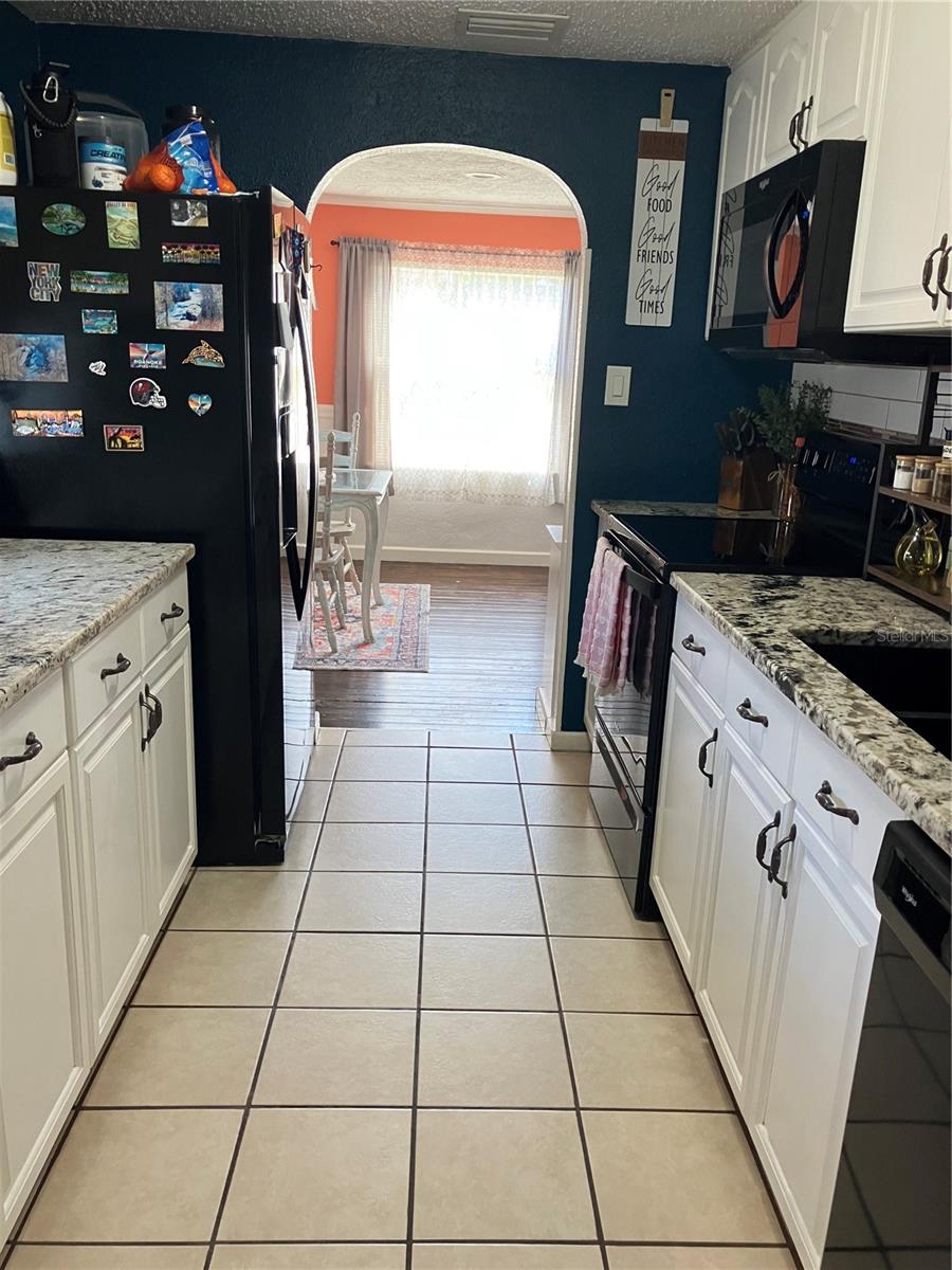 Image 37 of 85 For 2801 61st Avenue N