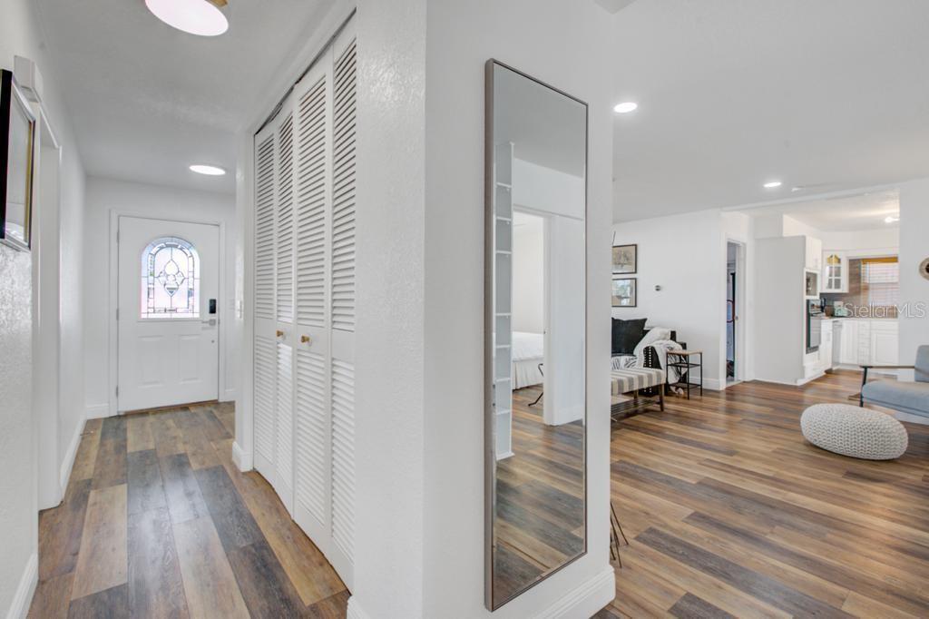 Image 14 of 48 For 2121 Greenbriar Boulevard