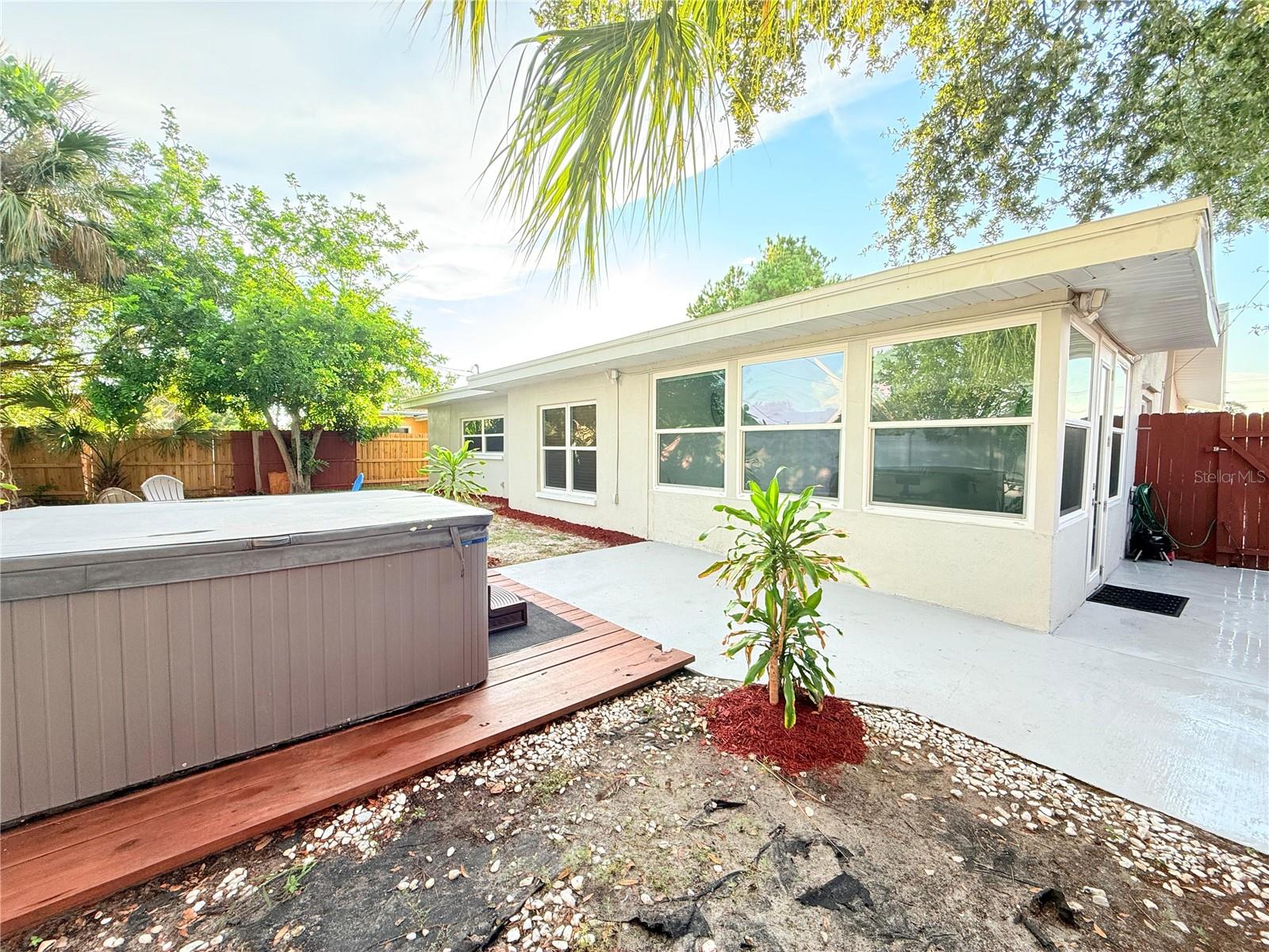 Image 42 of 48 For 2121 Greenbriar Boulevard