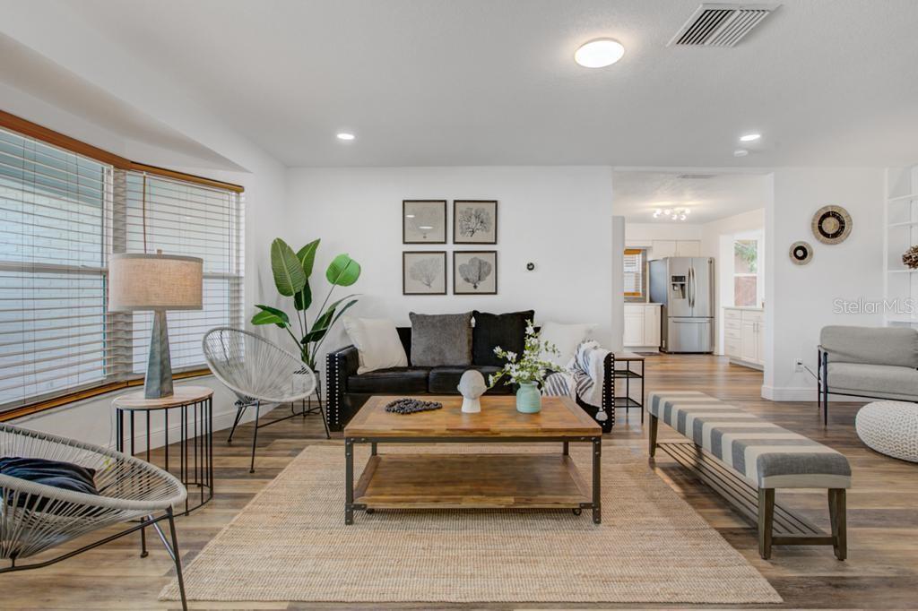 Image 5 of 48 For 2121 Greenbriar Boulevard