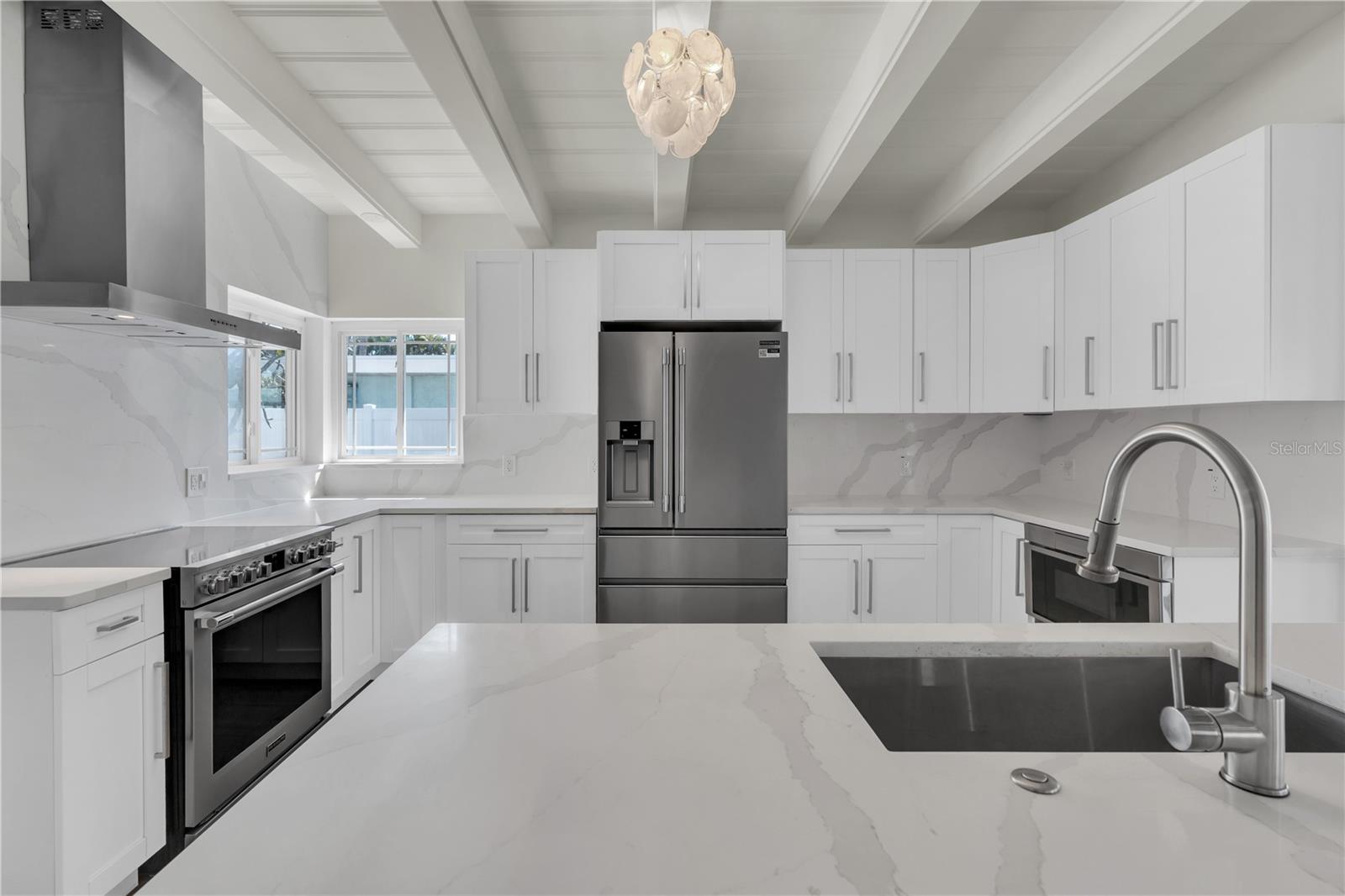 Image 11 of 47 For 8820 Gulf Boulevard