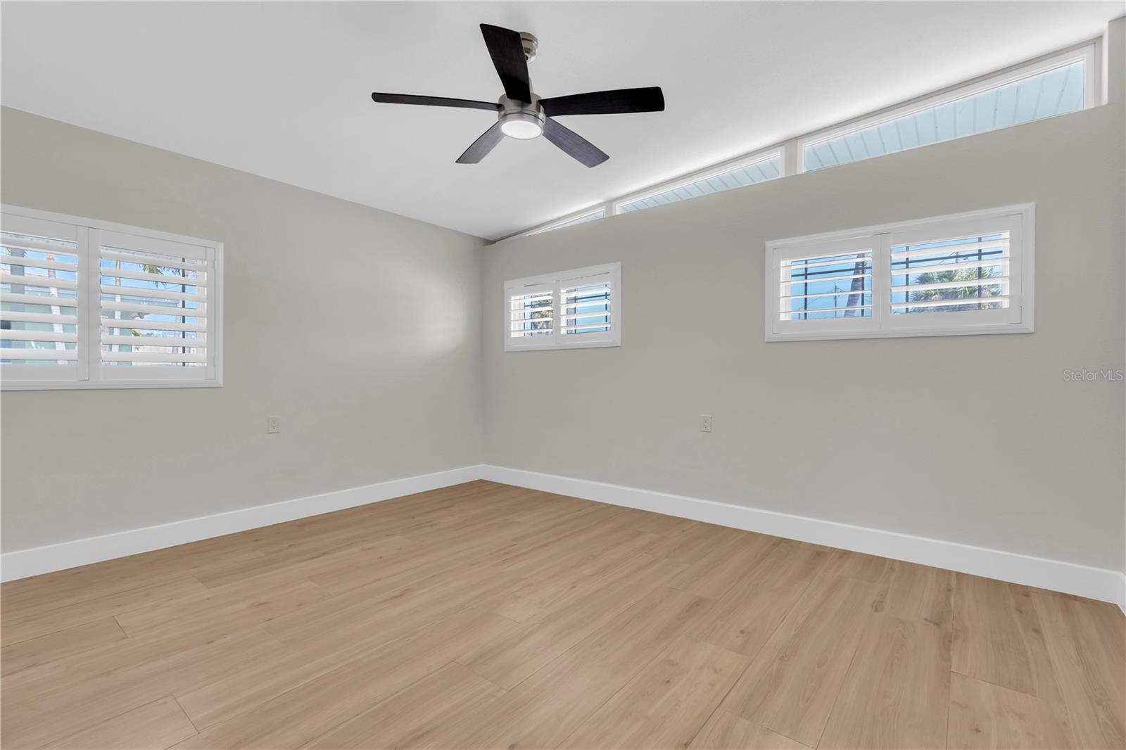 Image 26 of 47 For 8820 Gulf Boulevard