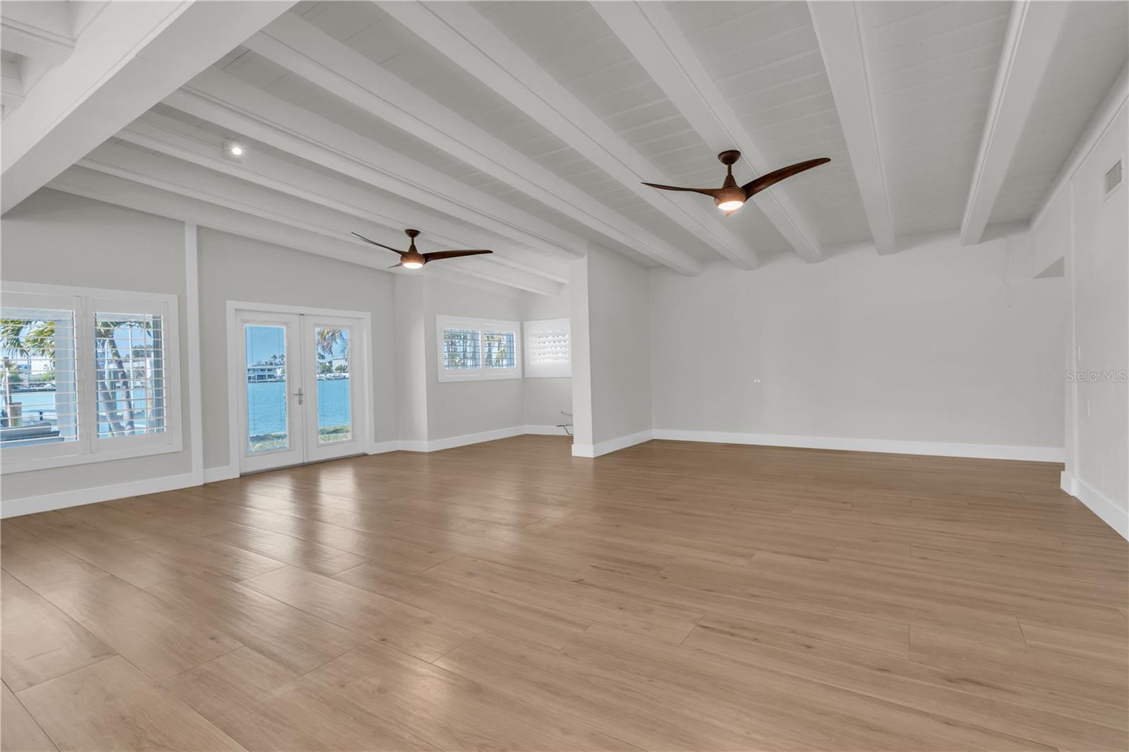 Image 7 of 47 For 8820 Gulf Boulevard