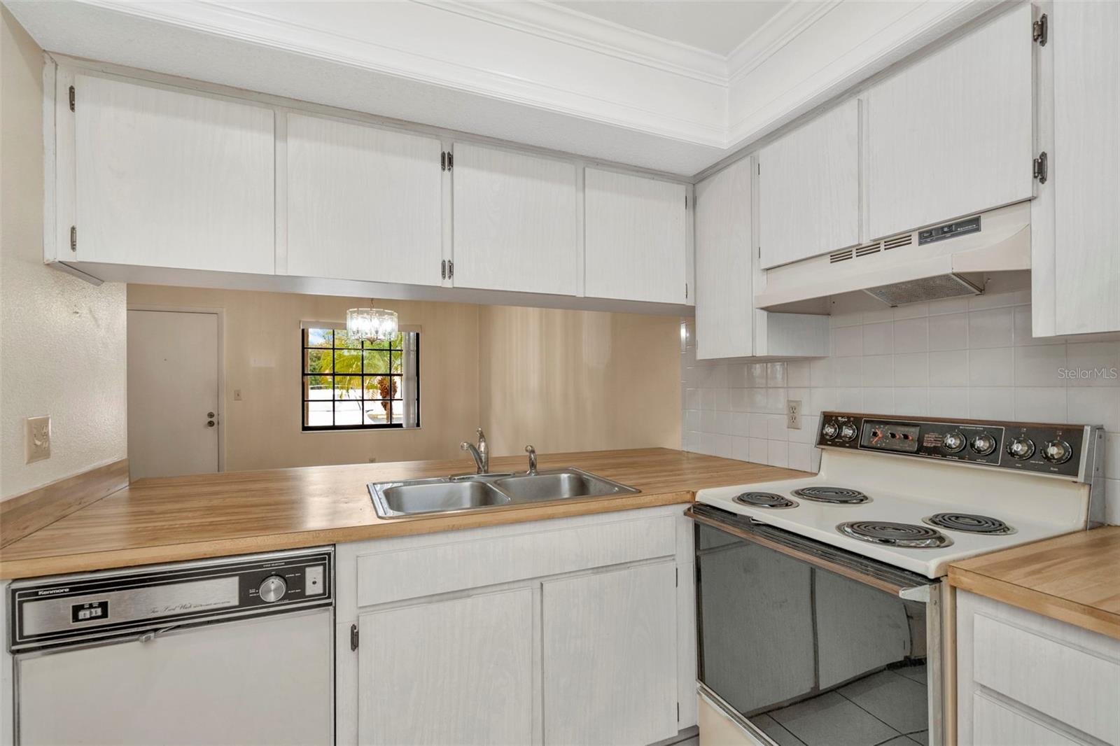 Image 11 of 35 For 13250 Ridge Road 6a3