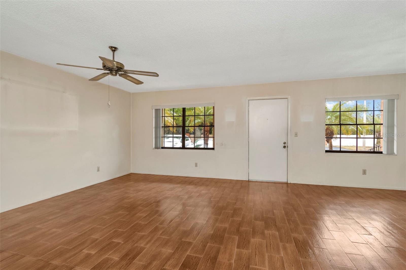 Image 3 of 35 For 13250 Ridge Road 6a3