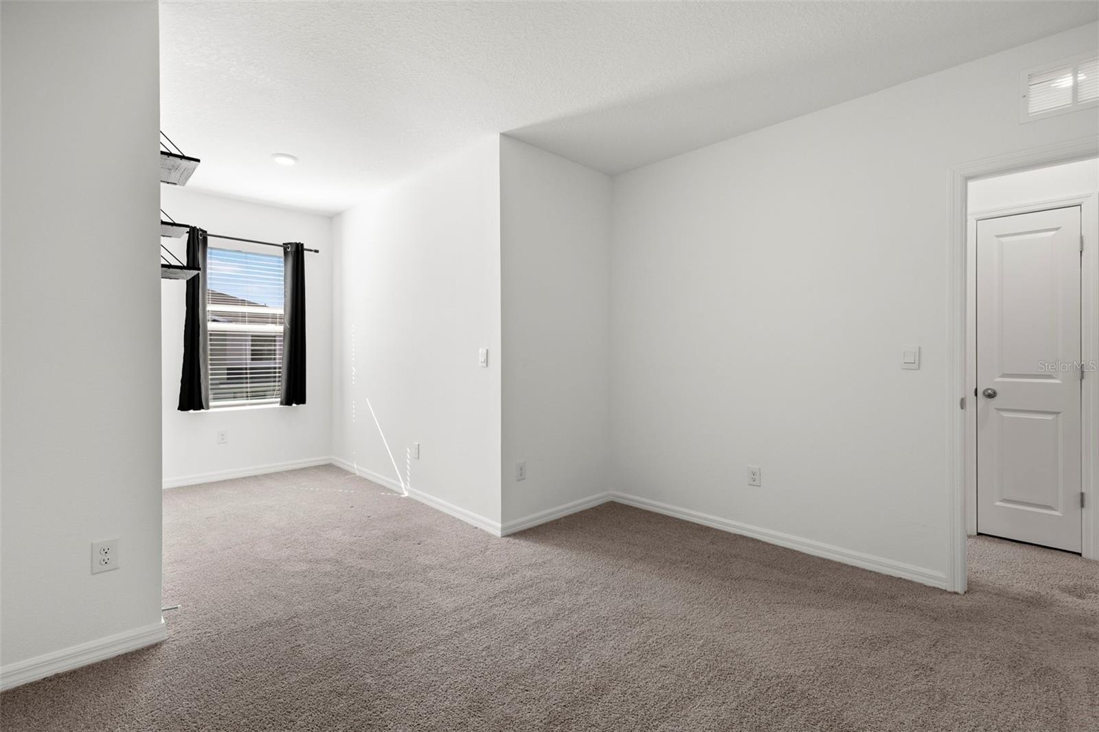 Image 23 of 35 For 17205 Bigleaf Mahogany Lane