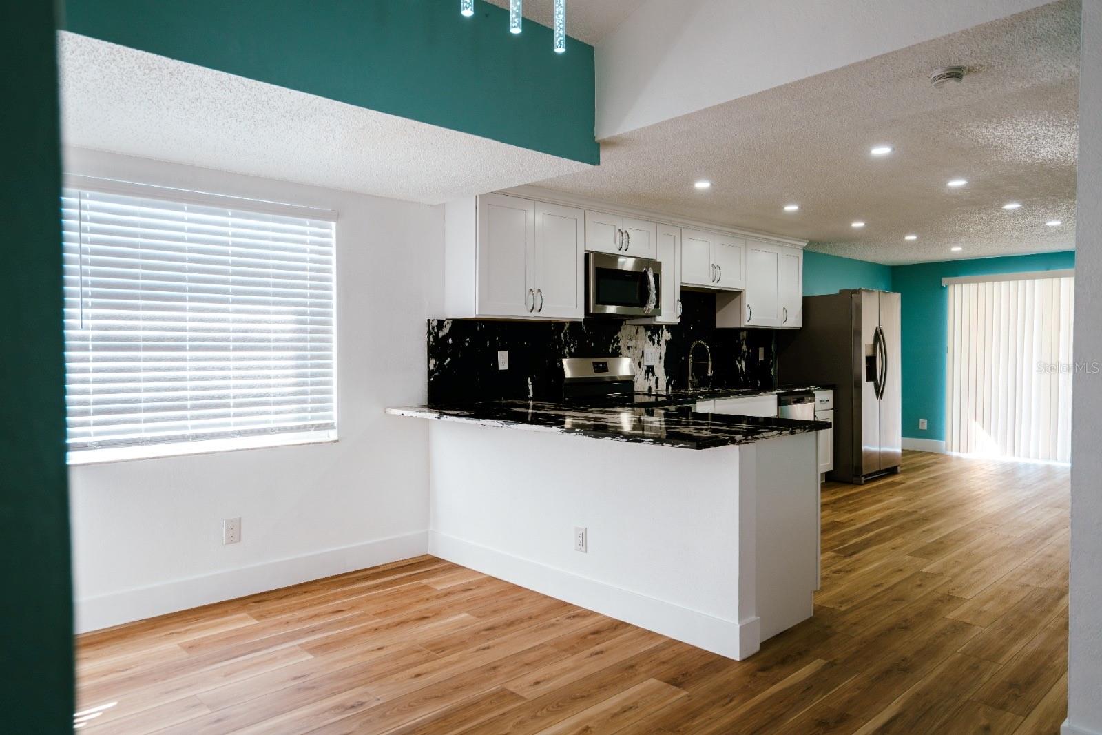 Image 11 of 35 For 7502 Pond View Court