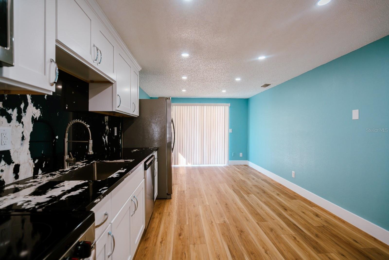 Image 15 of 35 For 7502 Pond View Court