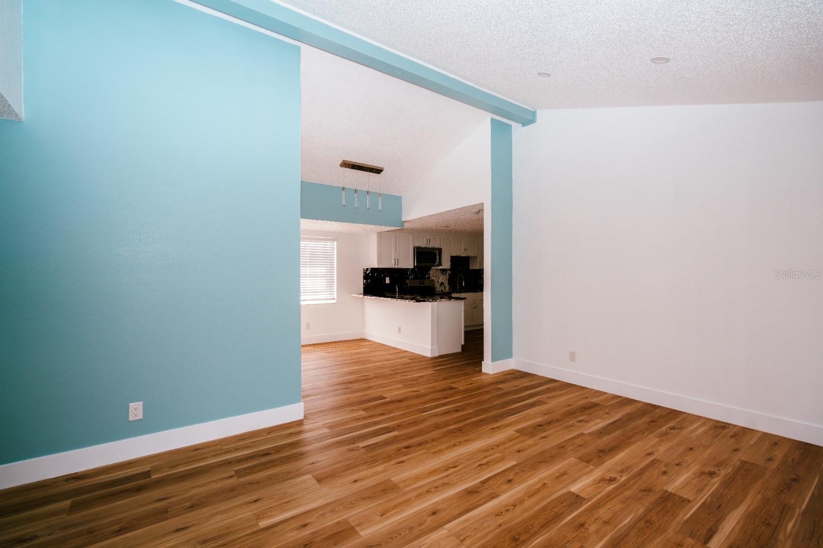 Image 16 of 35 For 7502 Pond View Court